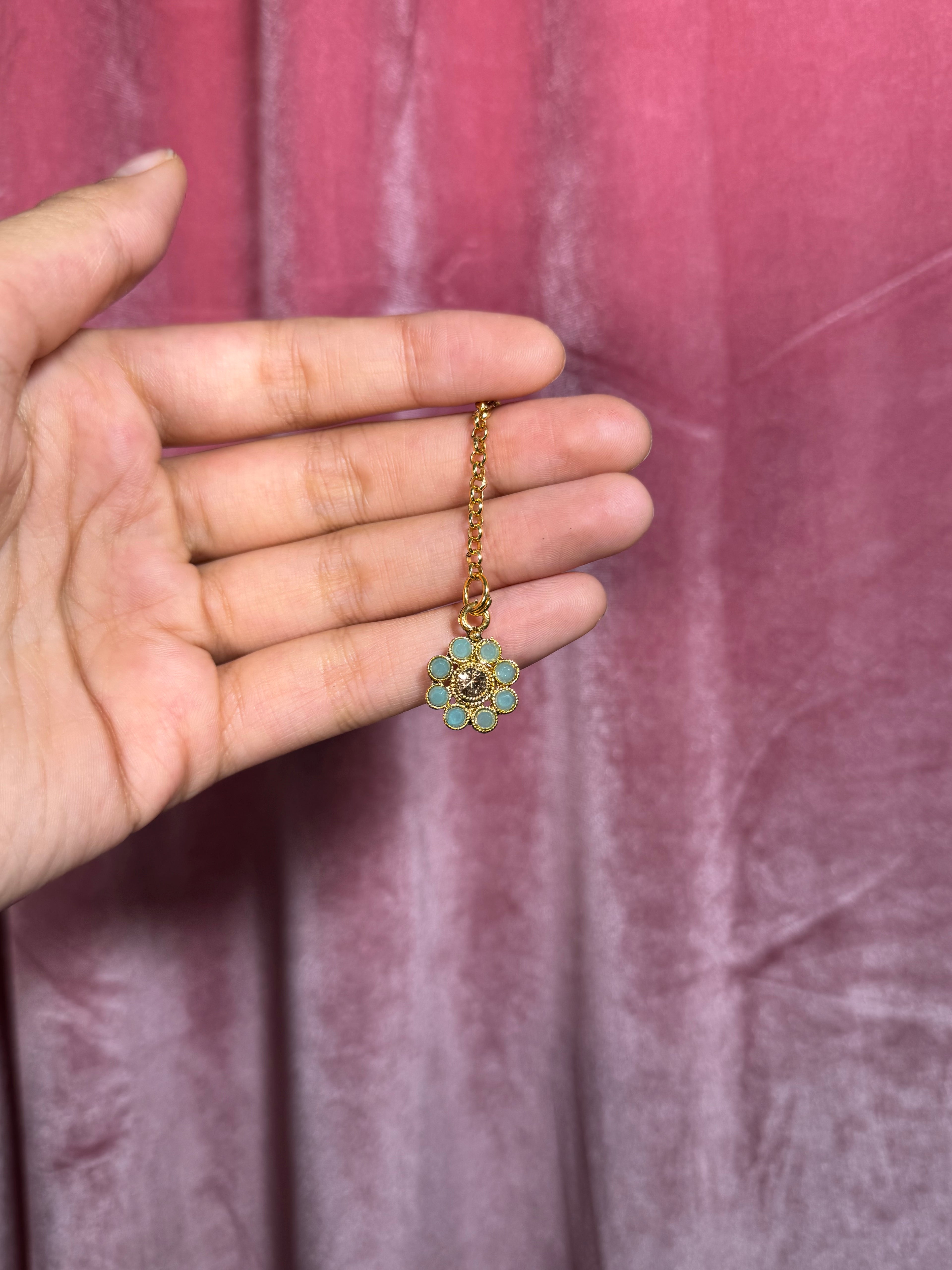 Dainty flower Tikka