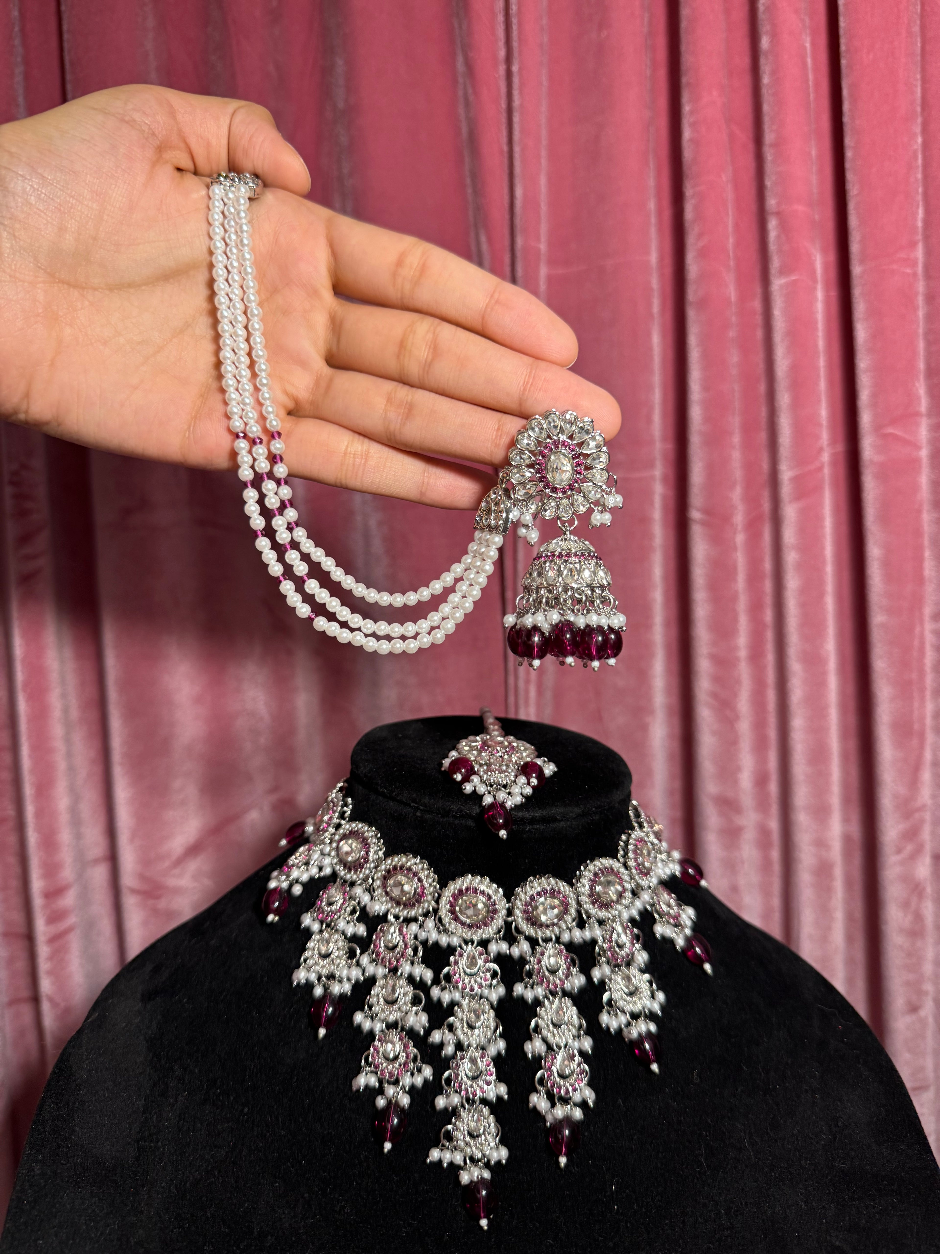 Uttama waterfall set