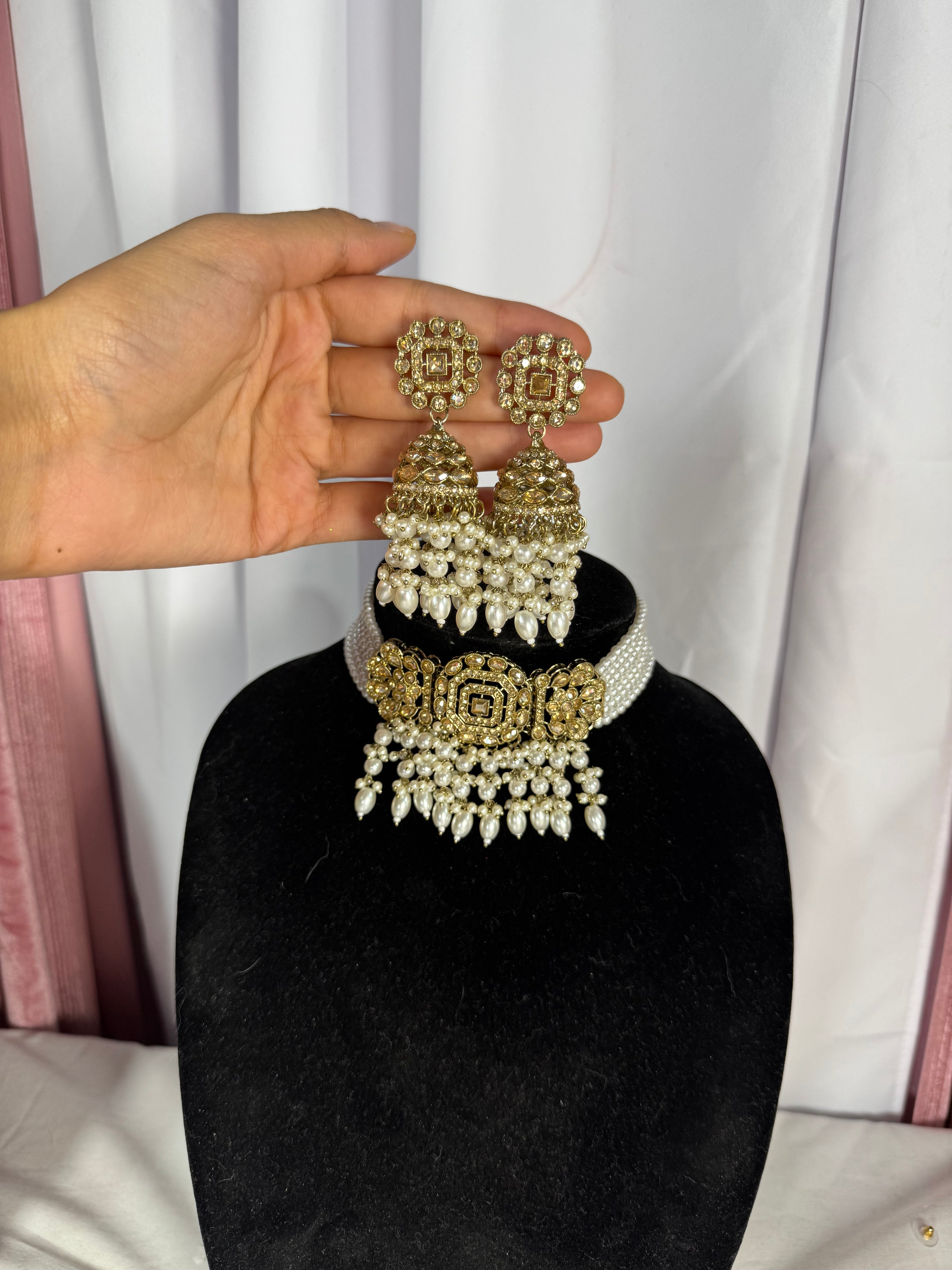 Pearl necklace set