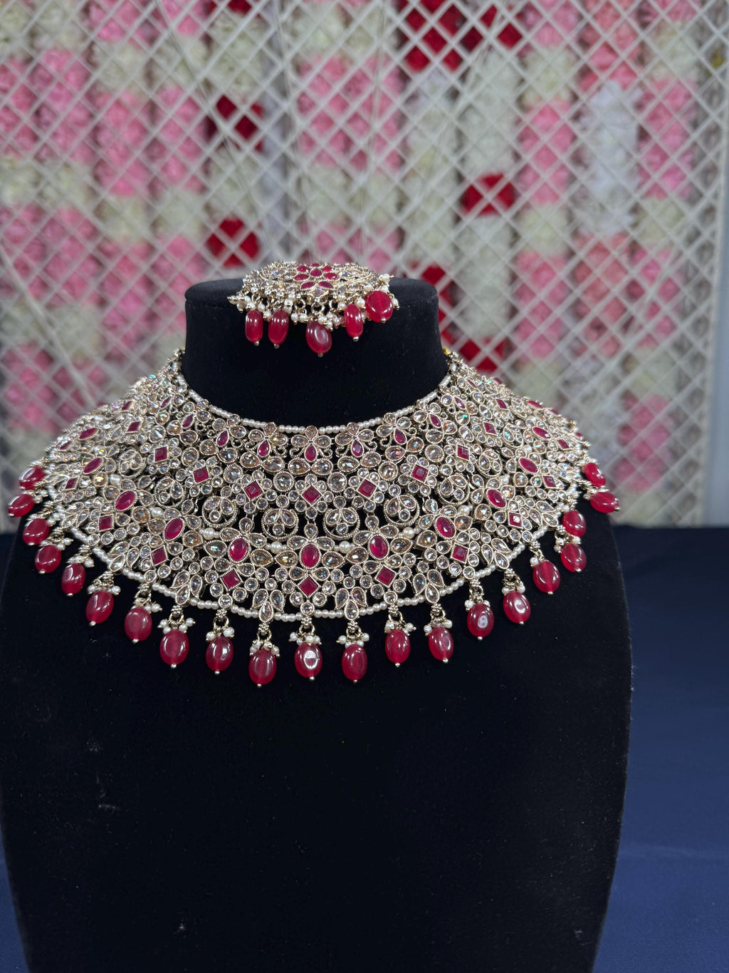 Roshira Necklace Set