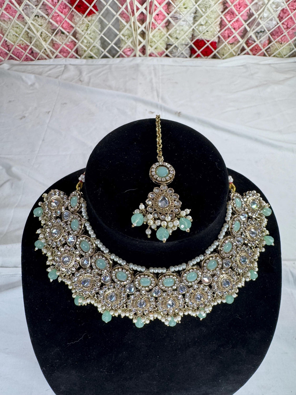 Alinara Necklace Set