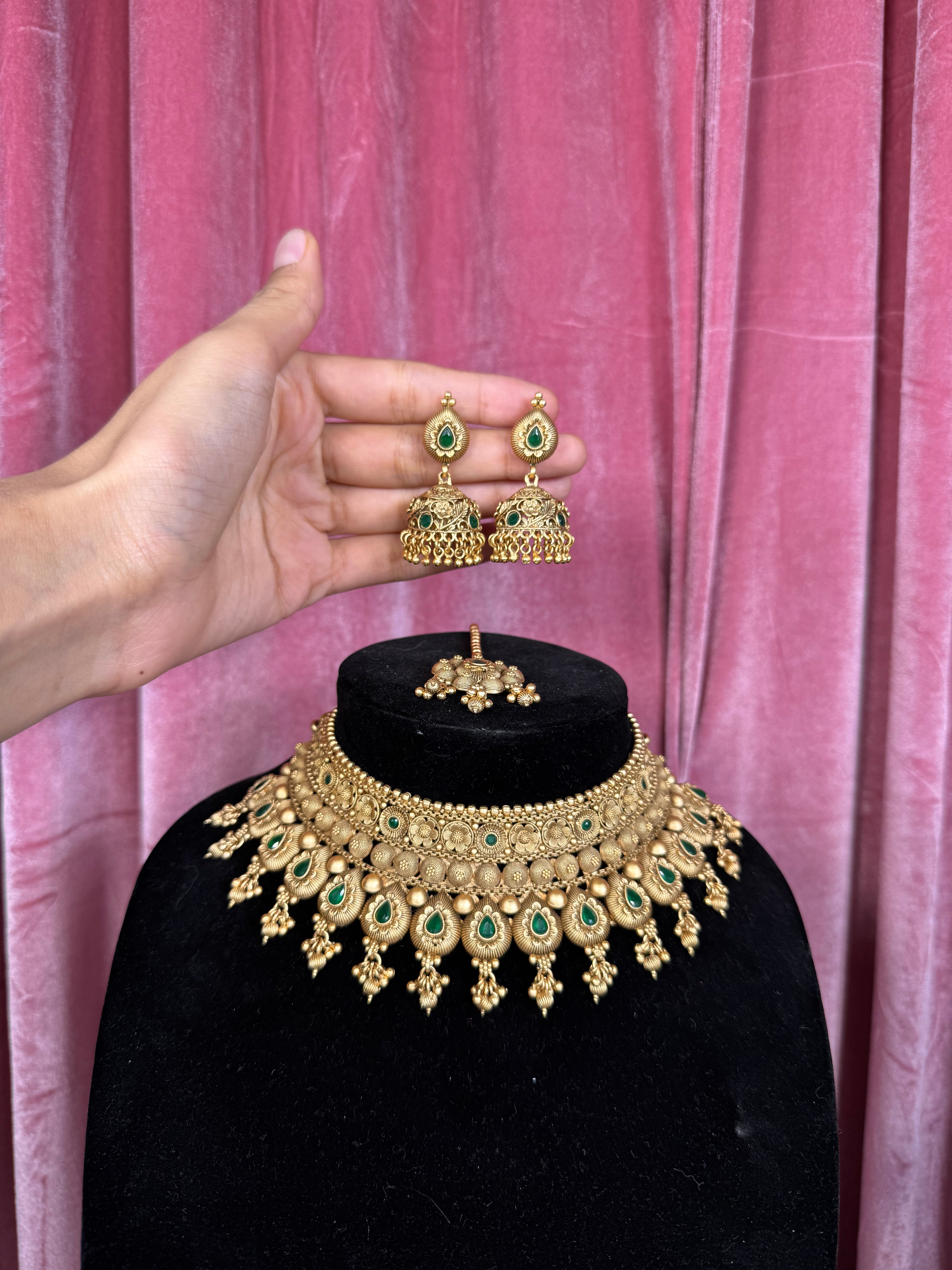 Green & gold choker