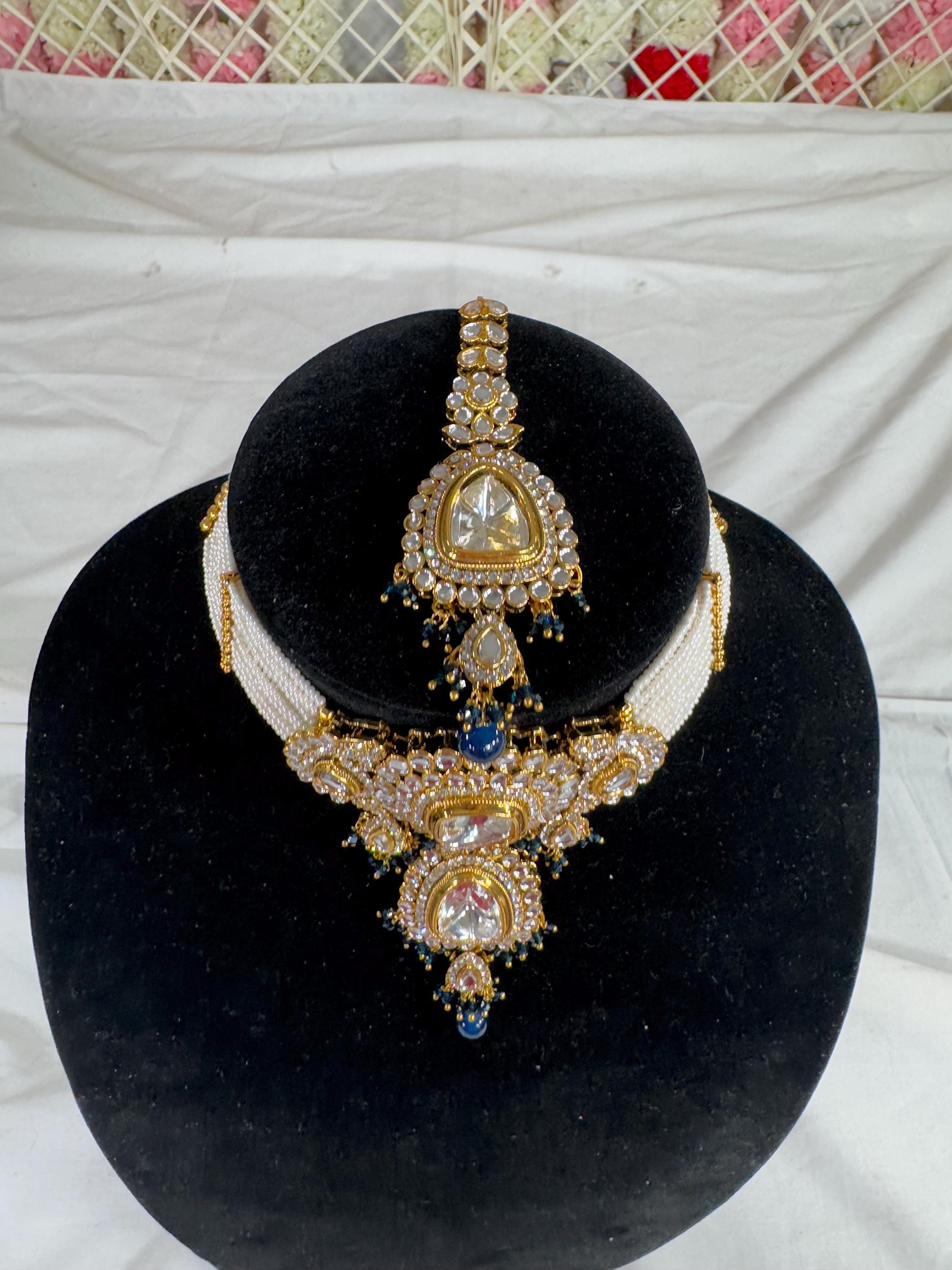 Elaria Necklace Set