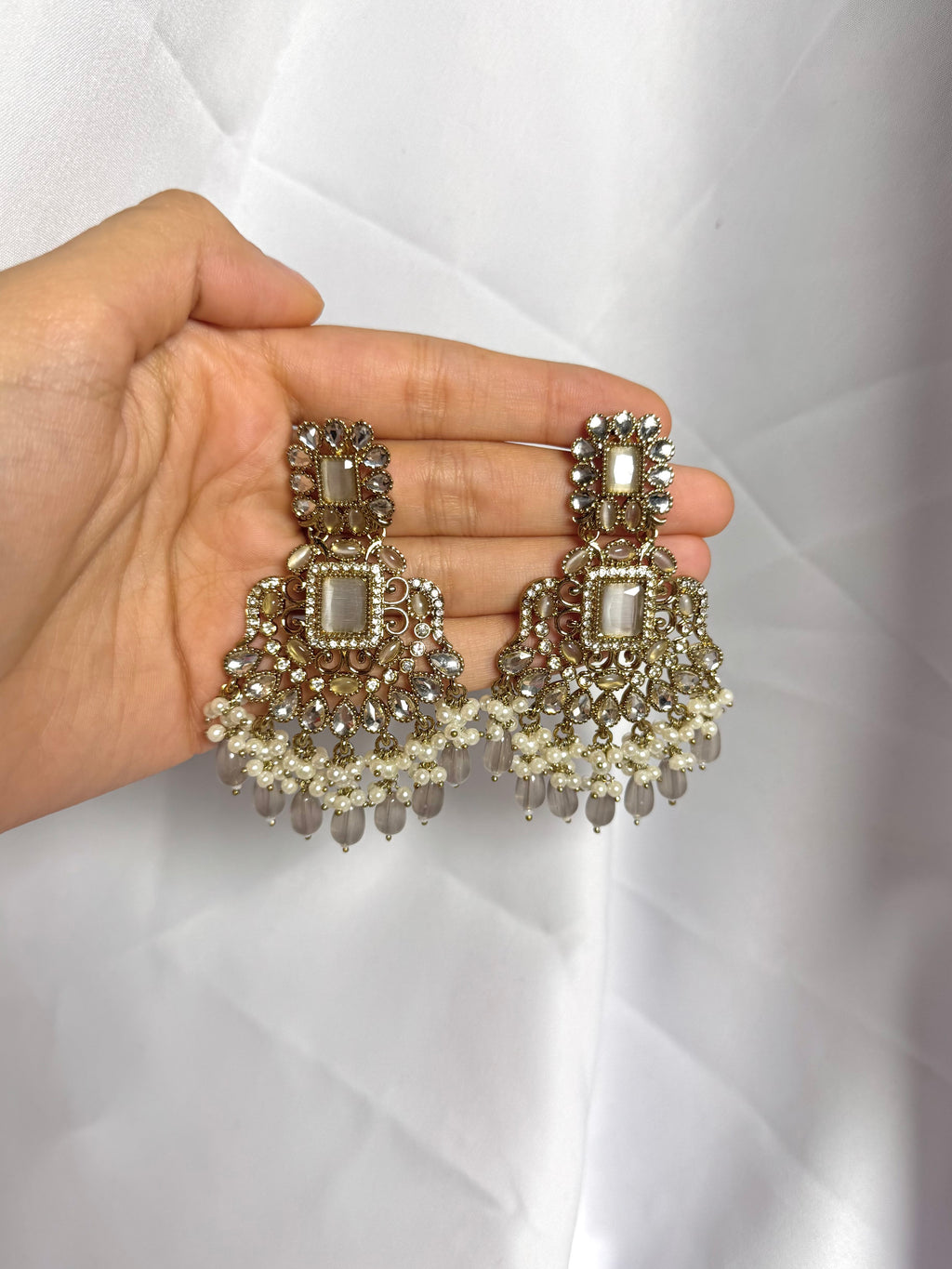 Zeenat Earring-Grey