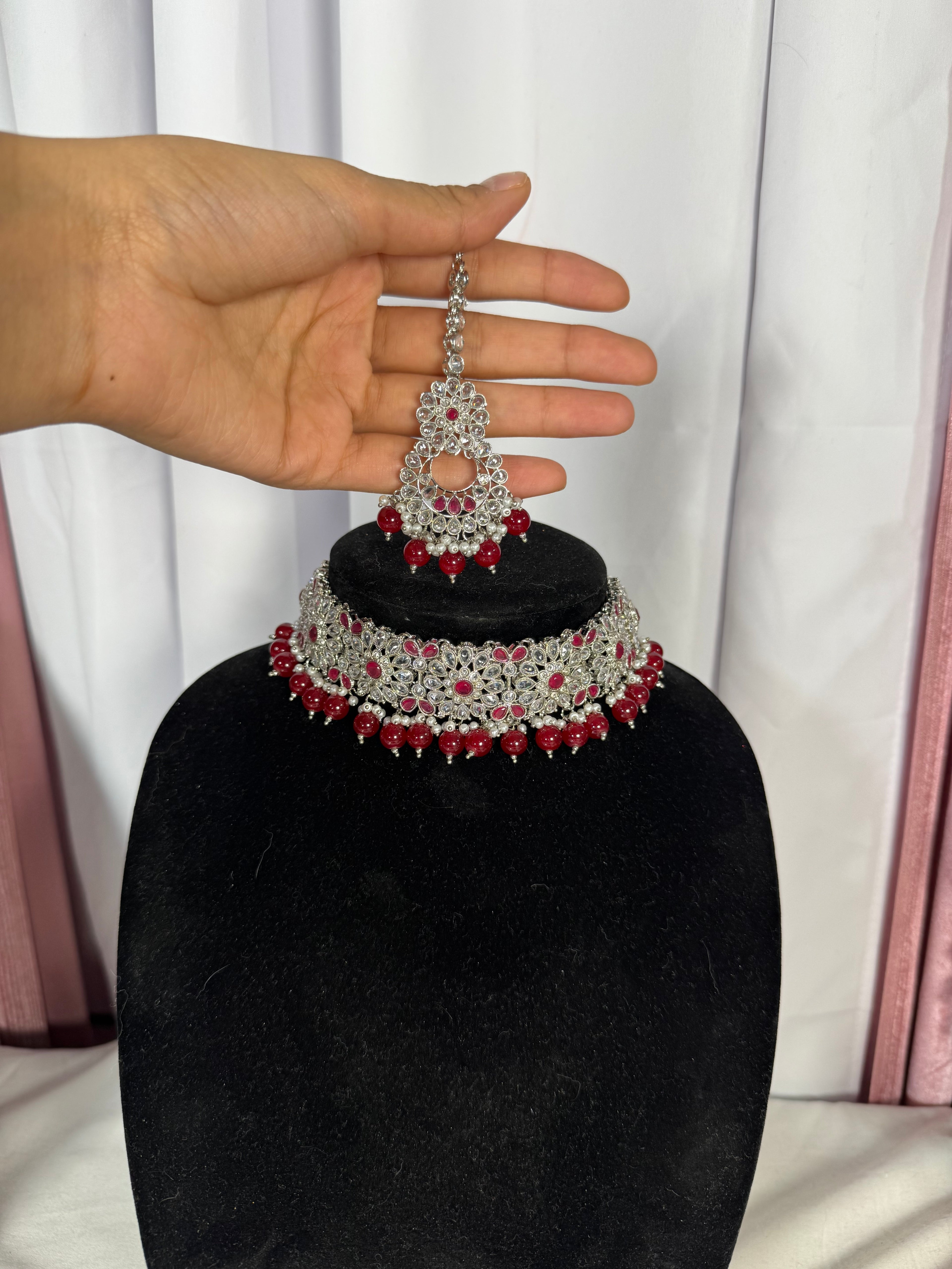 Preet Necklace Set