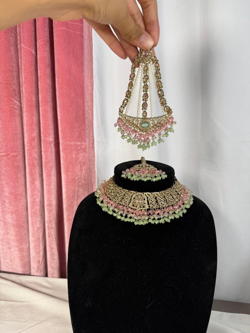 Pestel pink & green necklace set