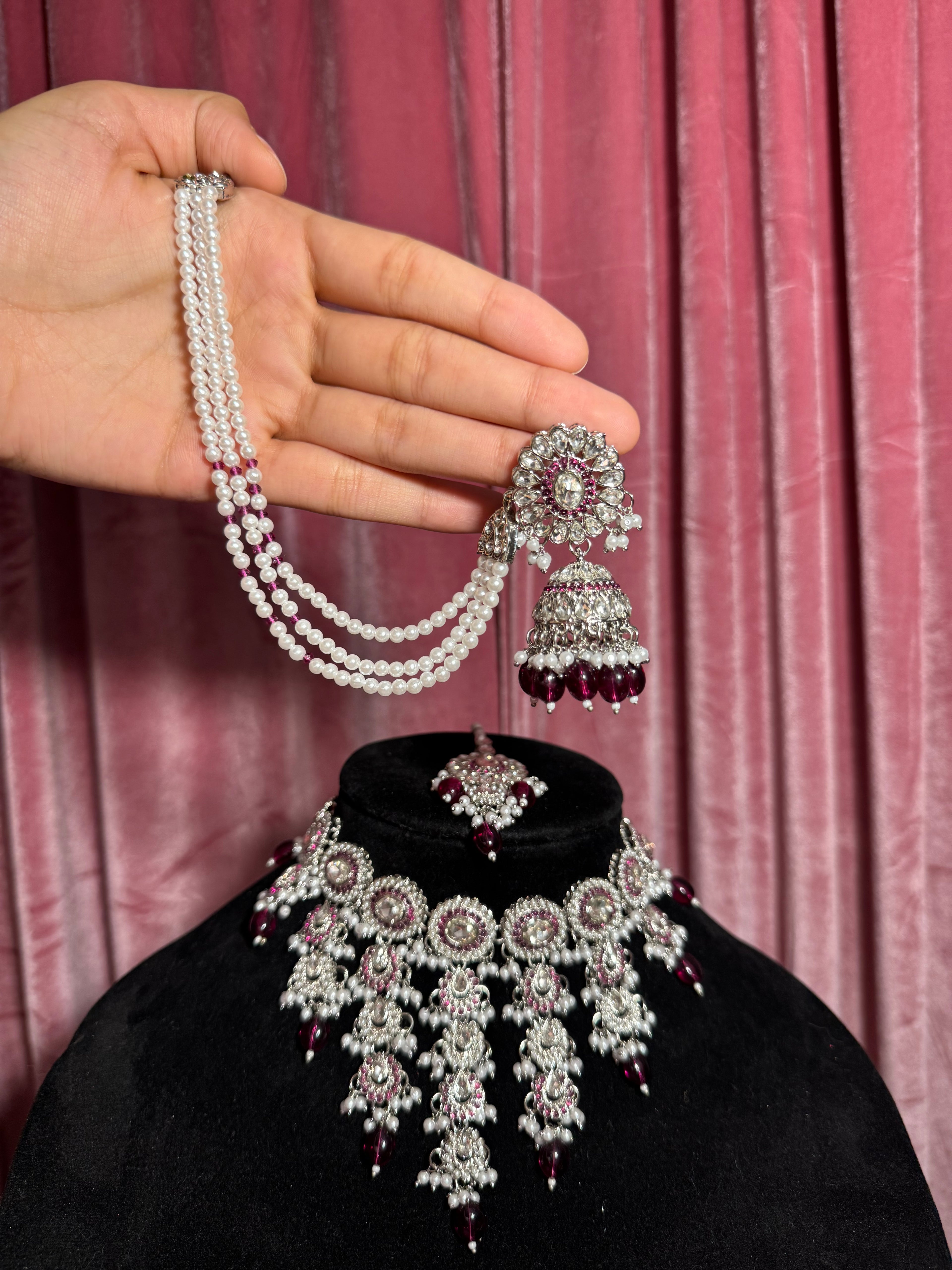 Uttama waterfall set