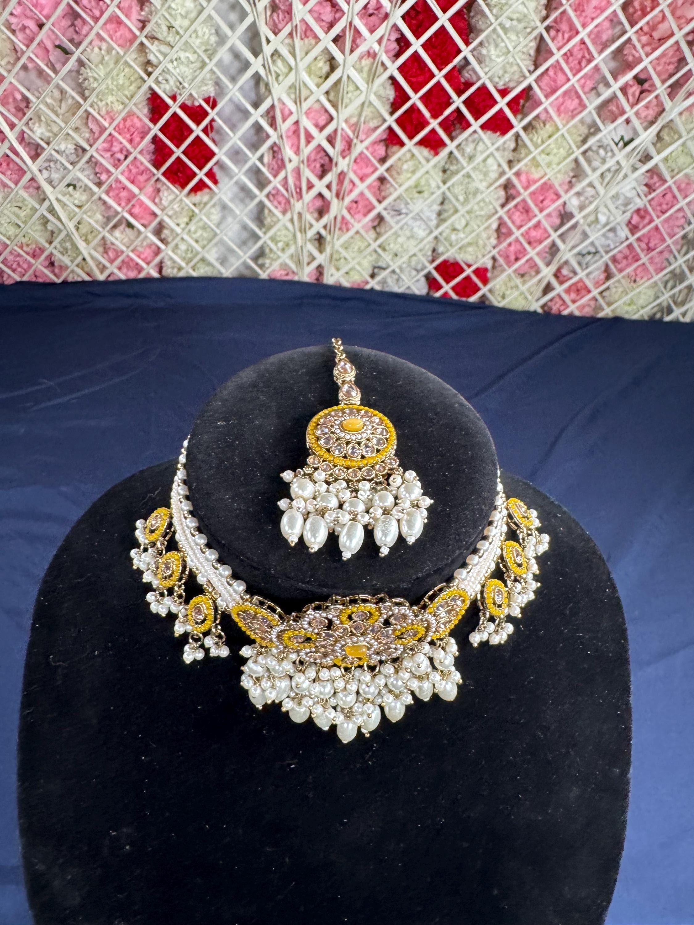 Zaniya Necklace Set