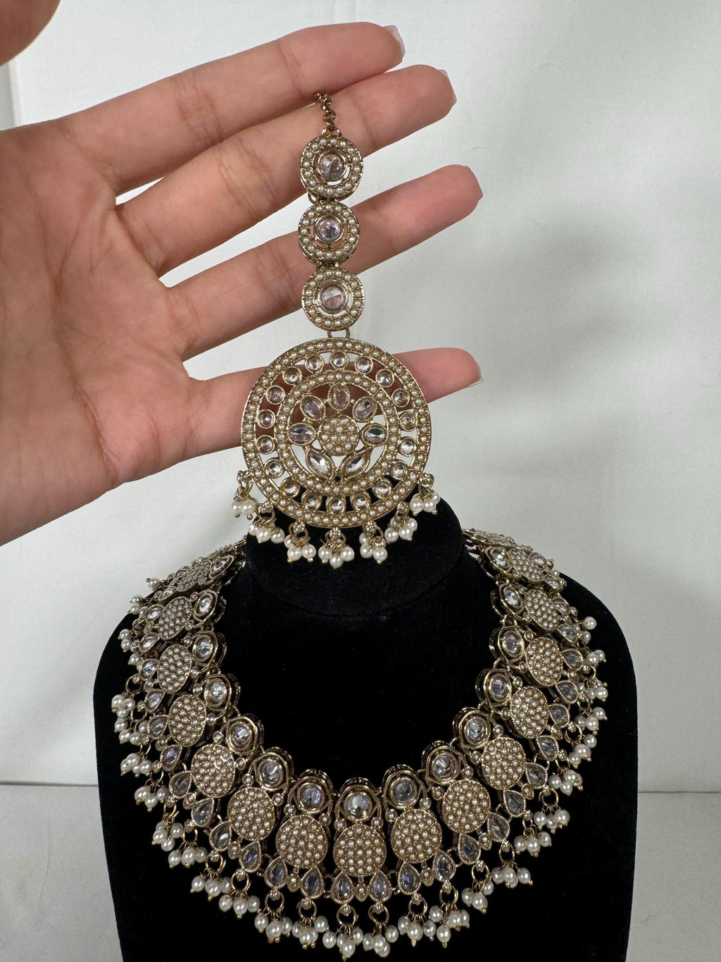 Danayra Necklace Set