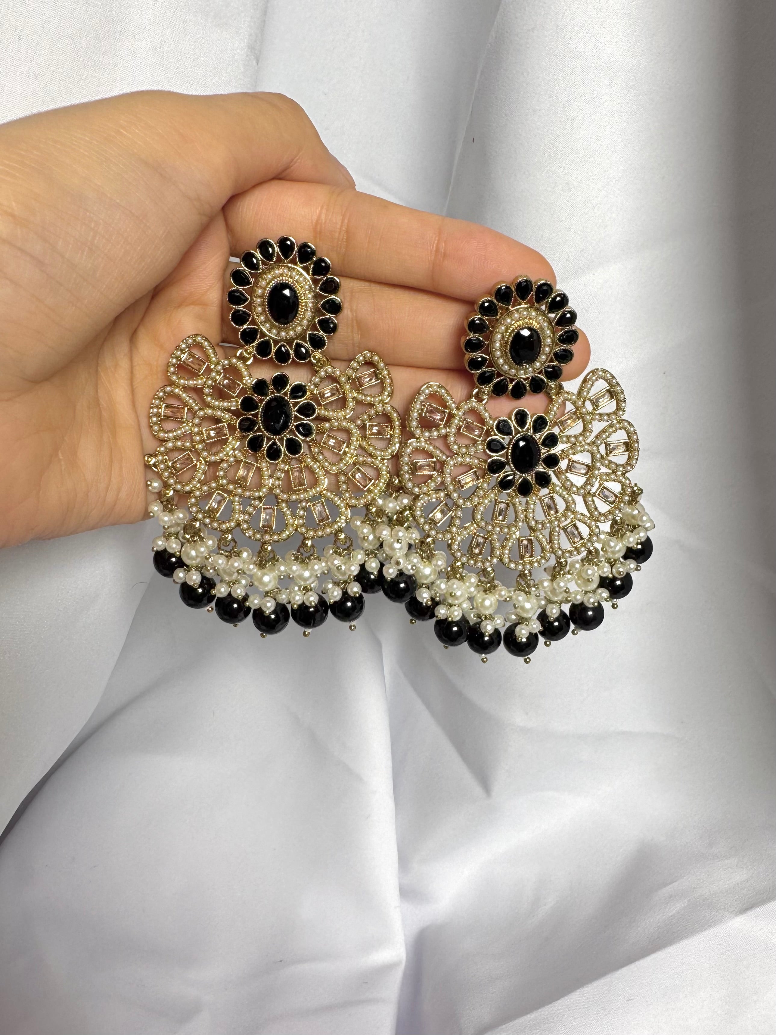 Samaira Earrings-Black