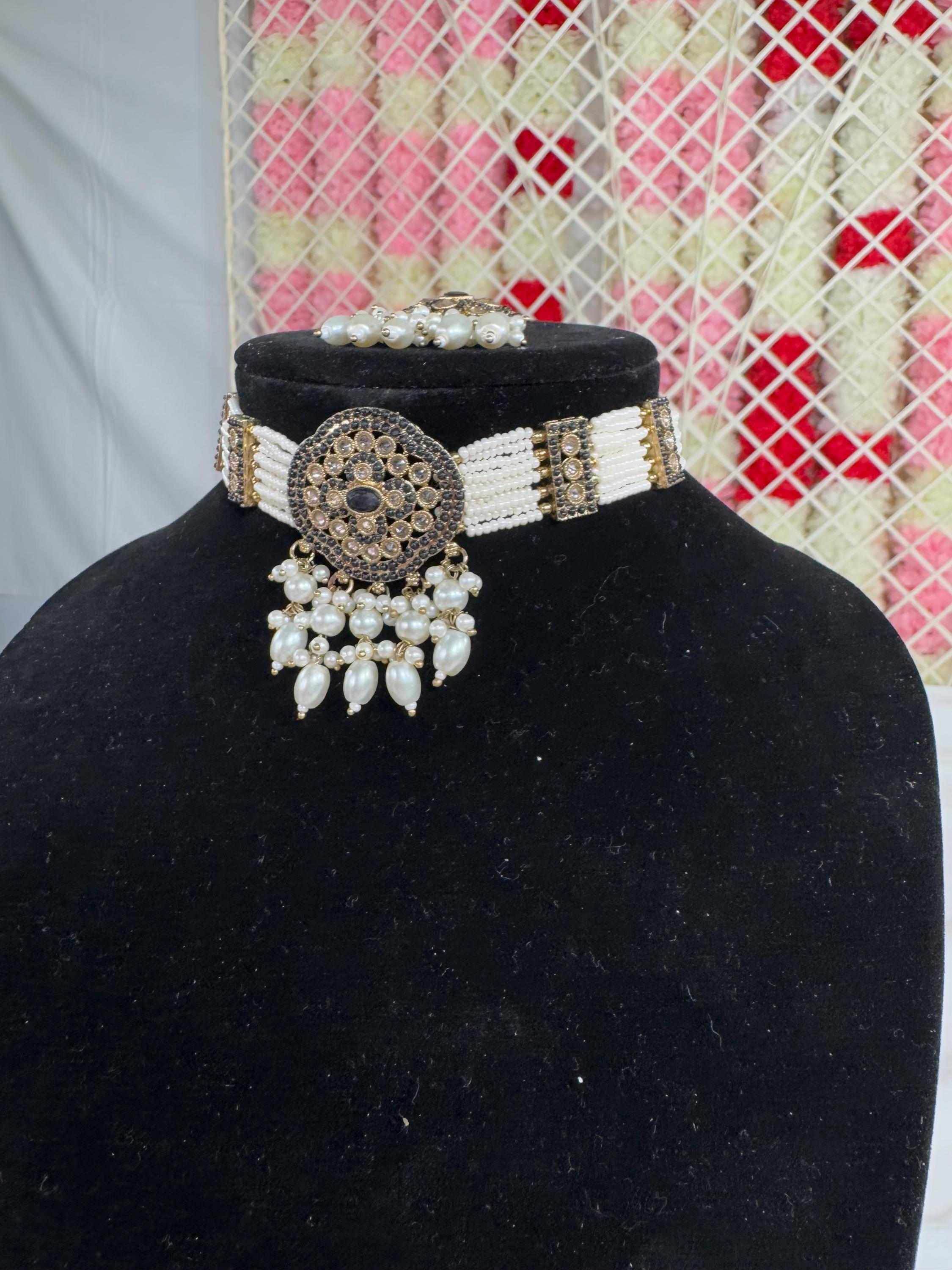 Ayrella Necklace Set