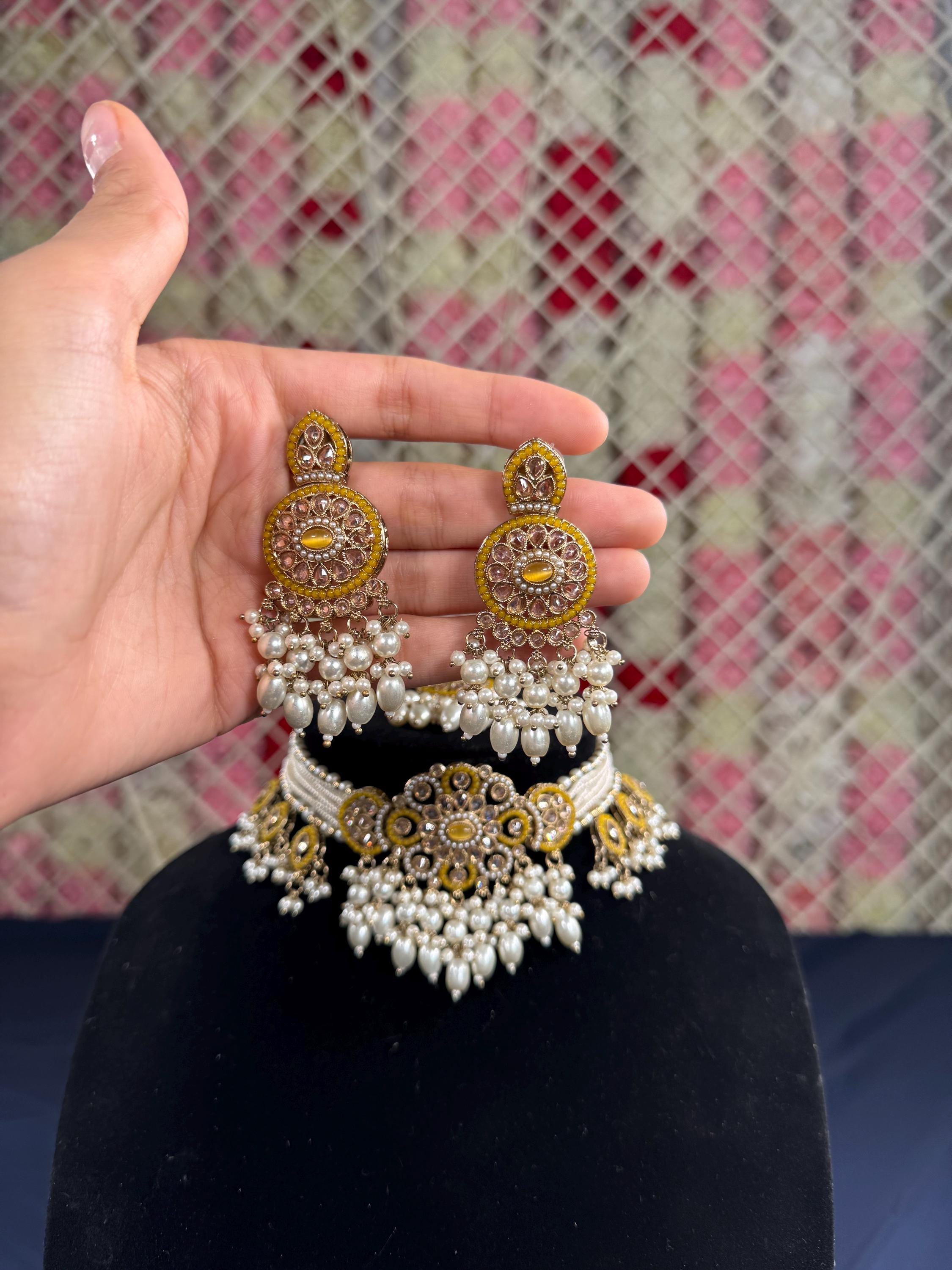 Zaniya Necklace Set