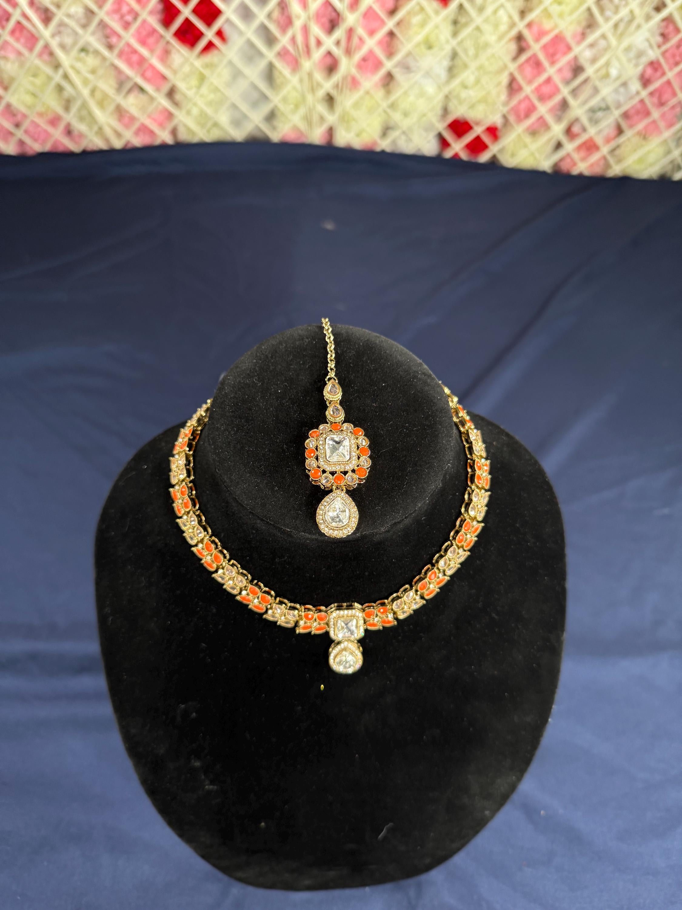 Tahyra Necklace Set