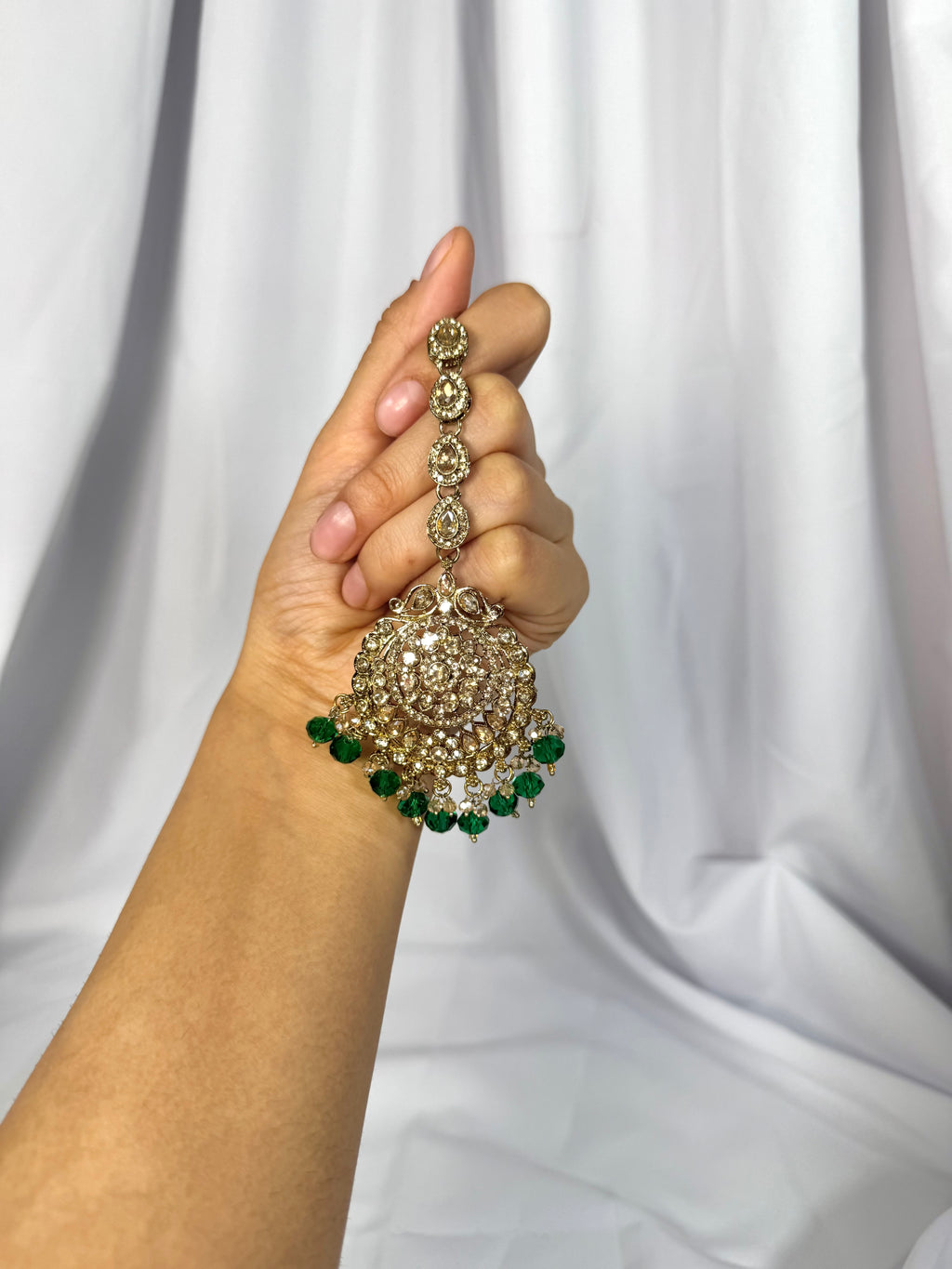 Danvi Bahubali Earring Tikka Set-Green