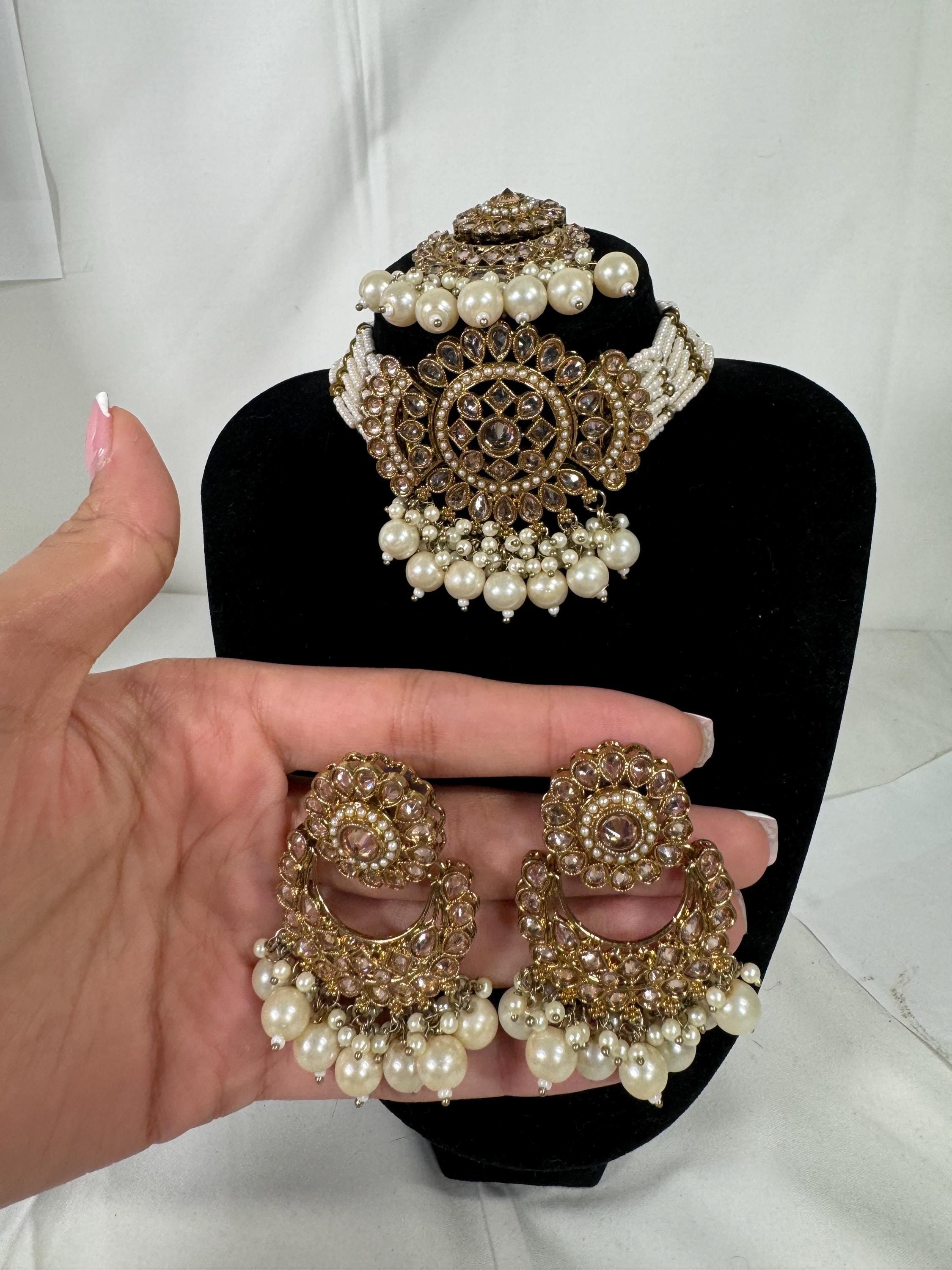 Aabira Necklace Set