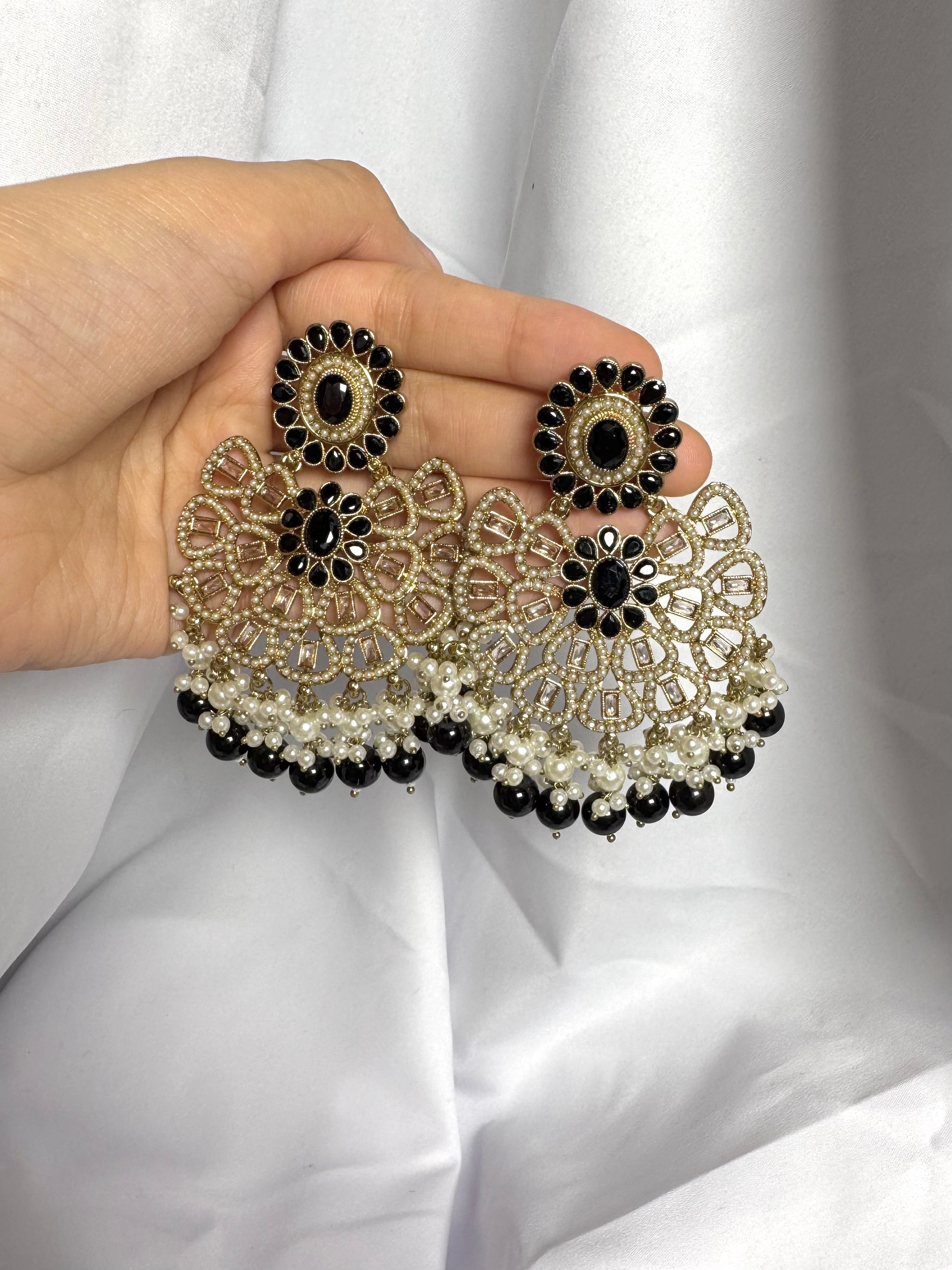 Samaira Earrings-Black