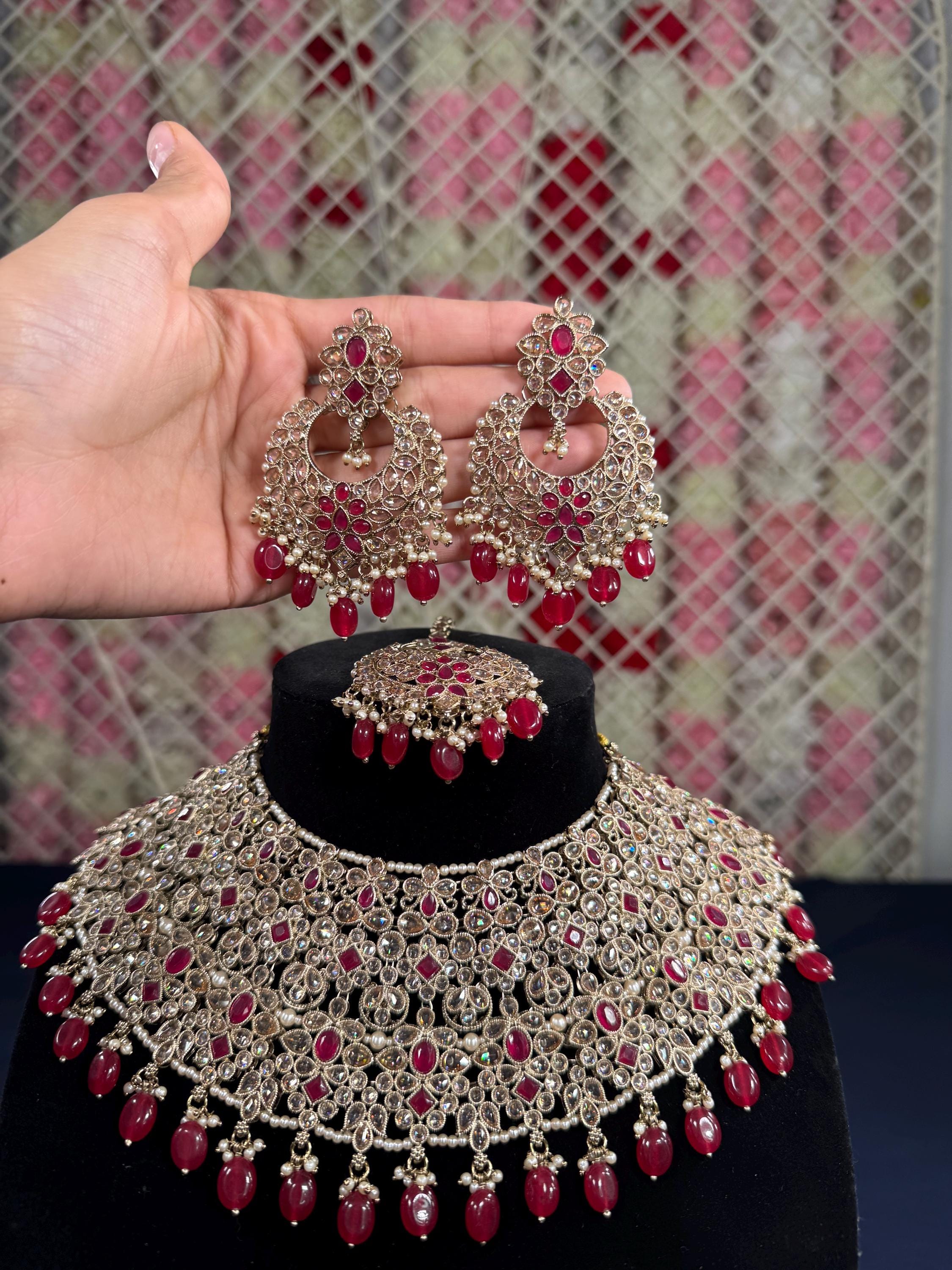 Roshira Necklace Set
