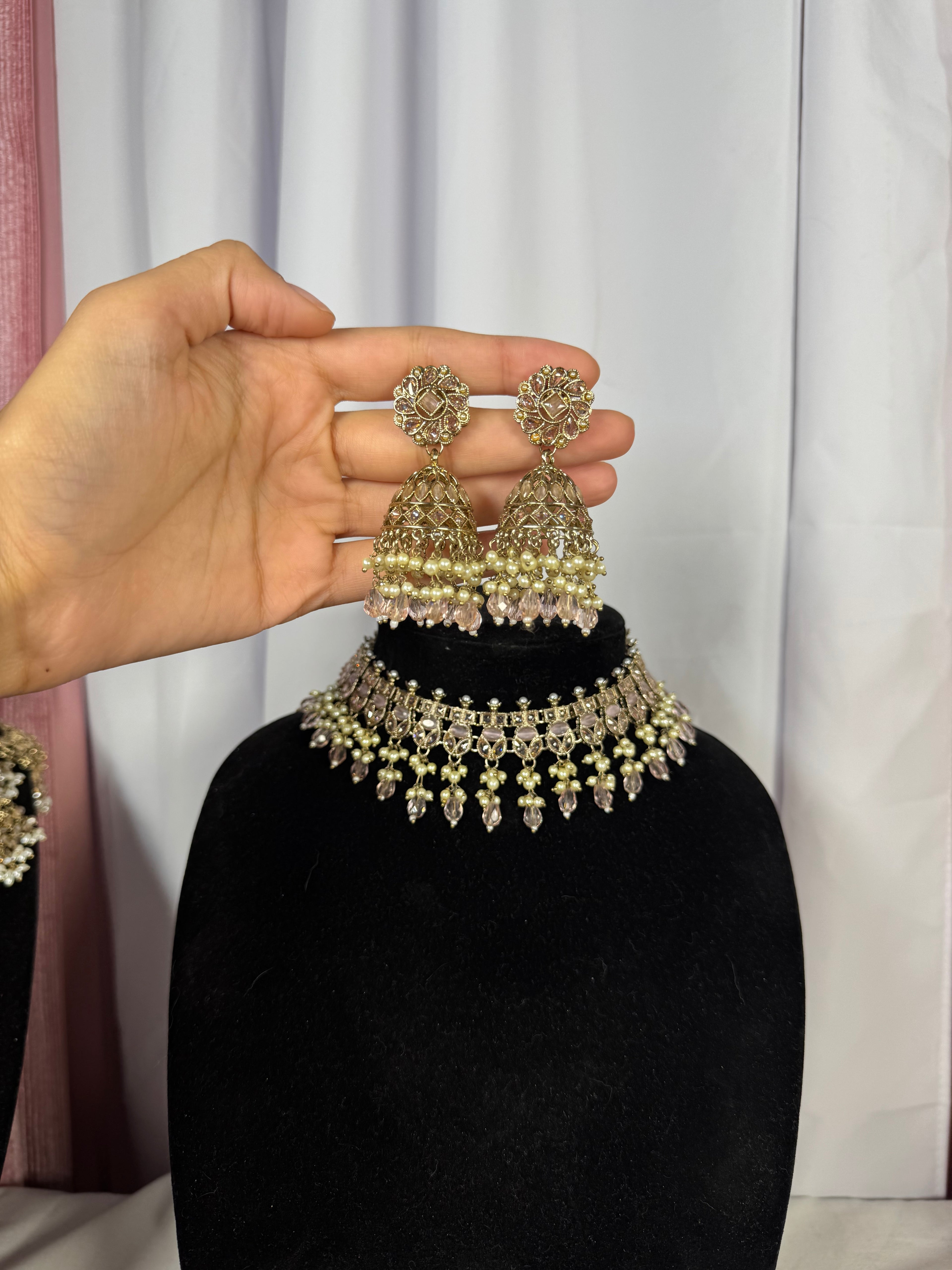 Crystal pink necklace set ￼
