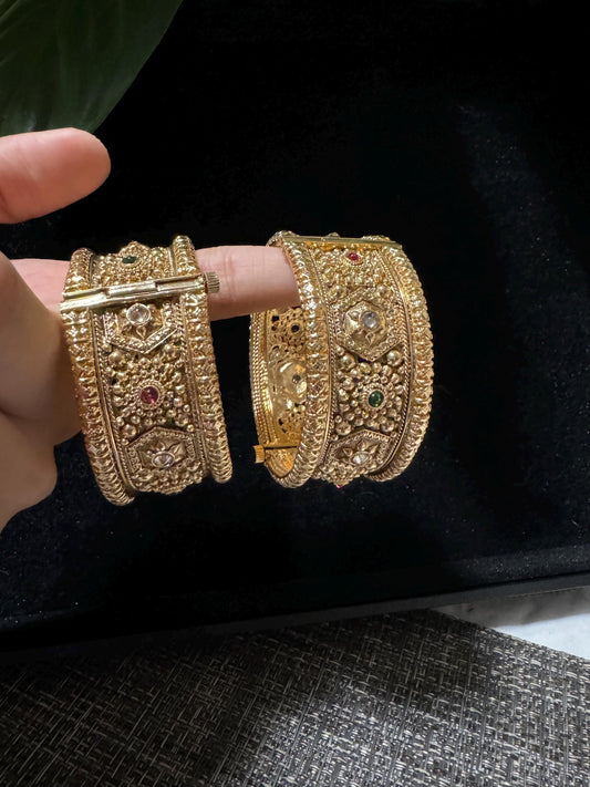 OPENABLE bangle set/ Kundan Jhumka Bangles Set/Punjabi Kundan chuda bangles set/Bridal bangles/Statement/Indian Wedding /Chuda Set\Kundan