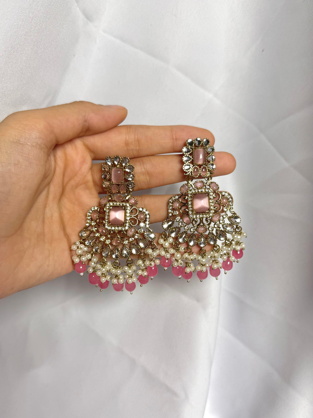 Zeenat Earring-Pink