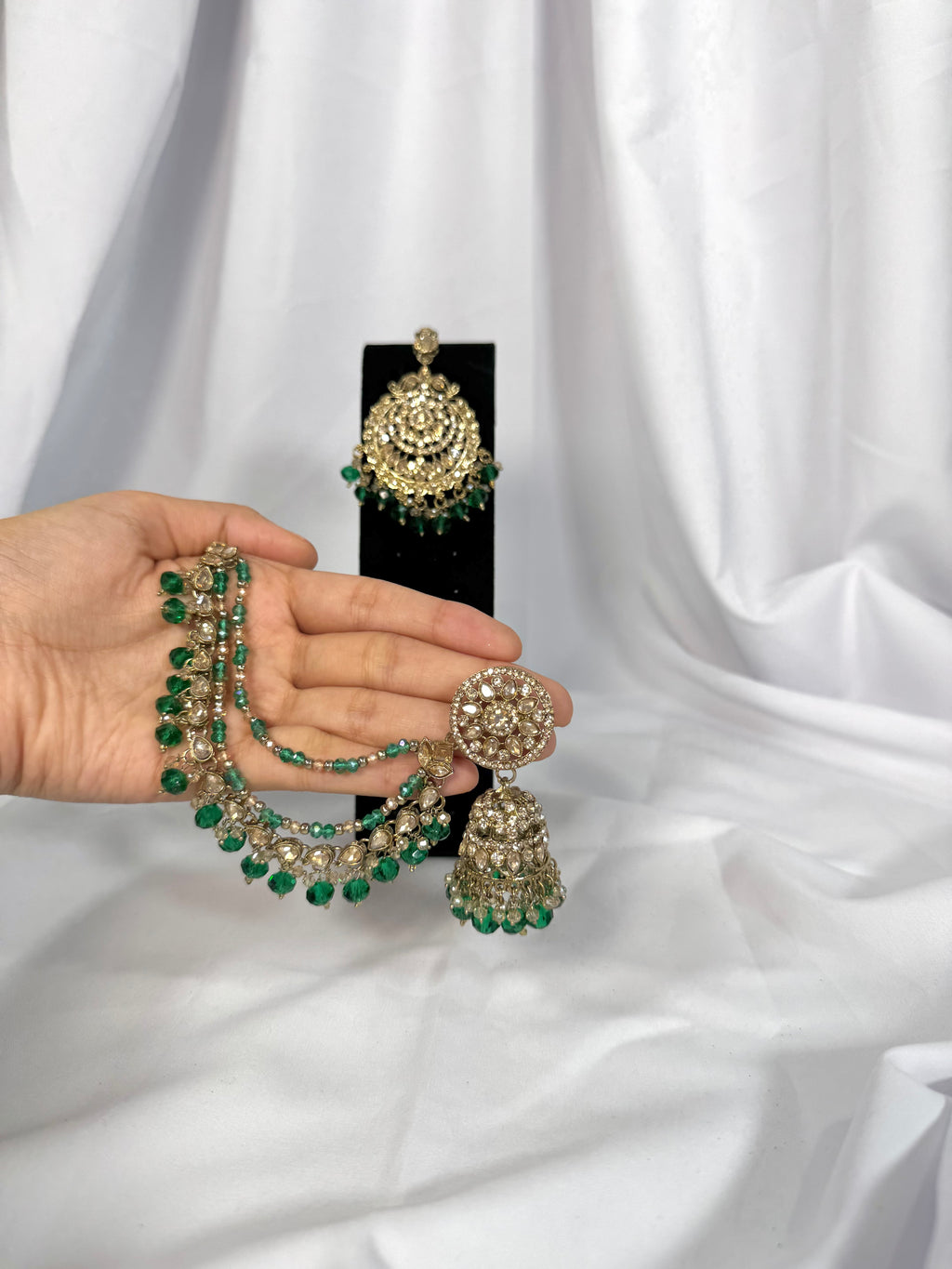 Danvi Bahubali Earring Tikka Set-Green