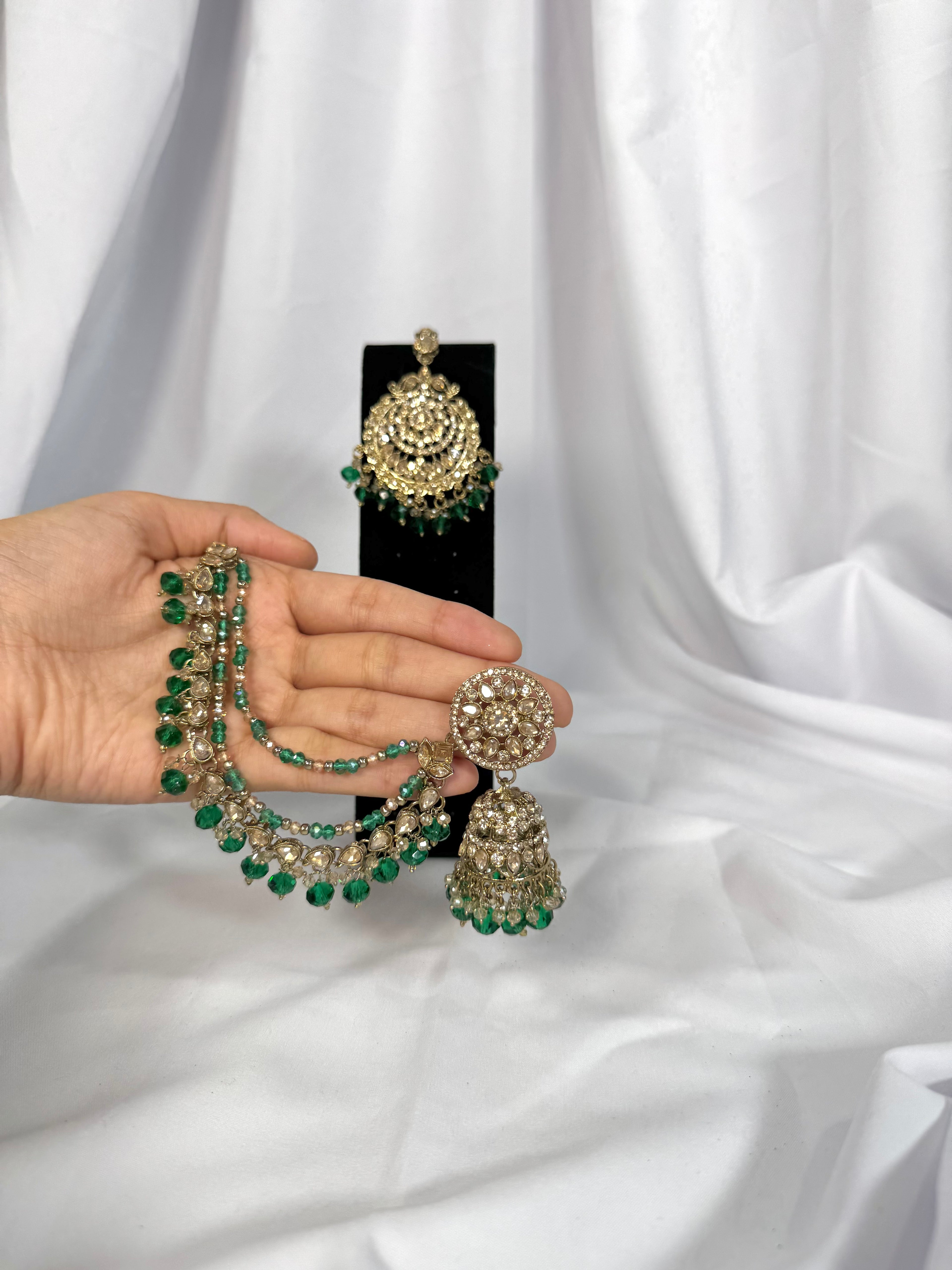 Danvi Bahubali Earring Tikka Set-Green