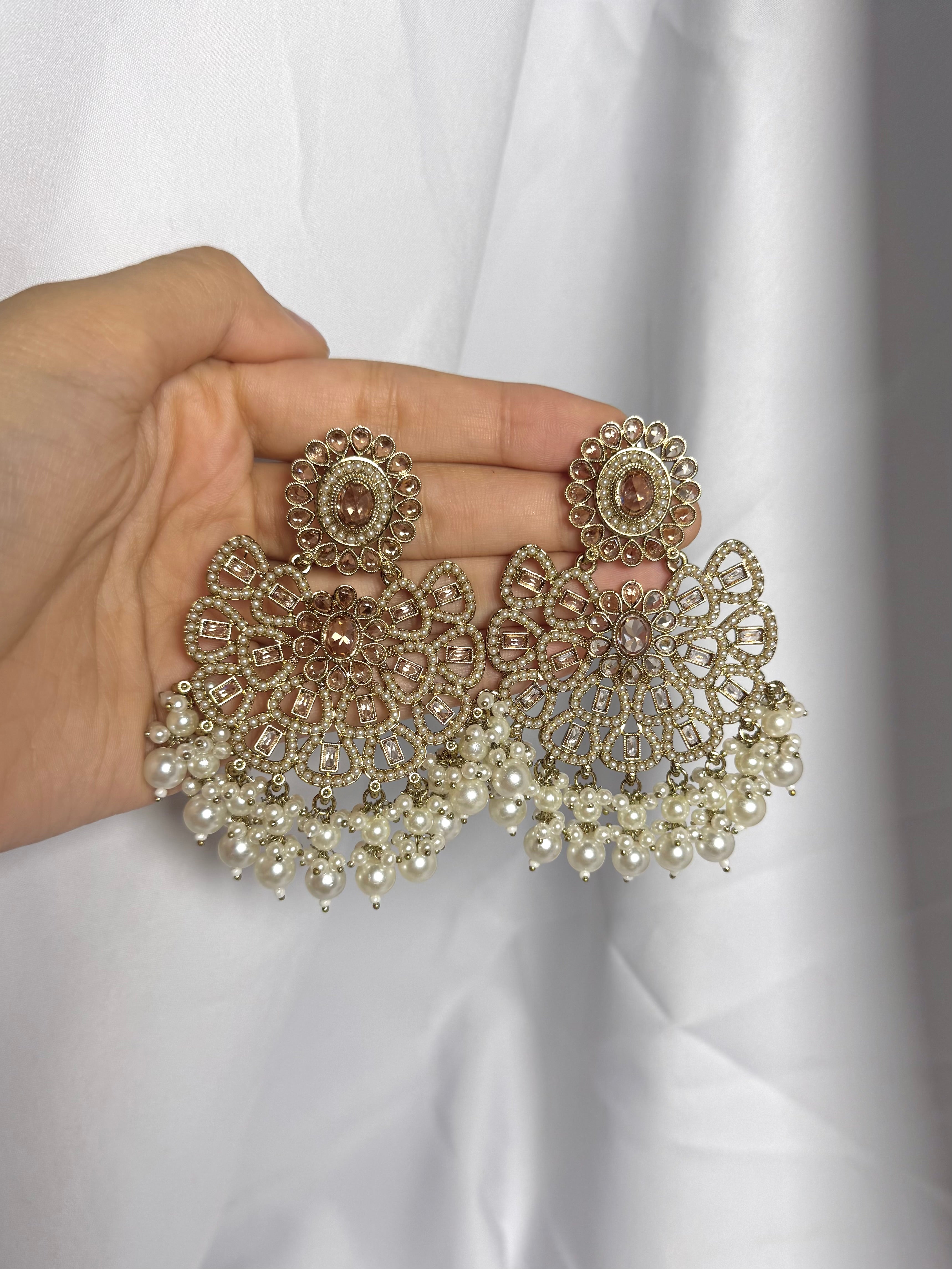 Samaira Earrings- Champagne