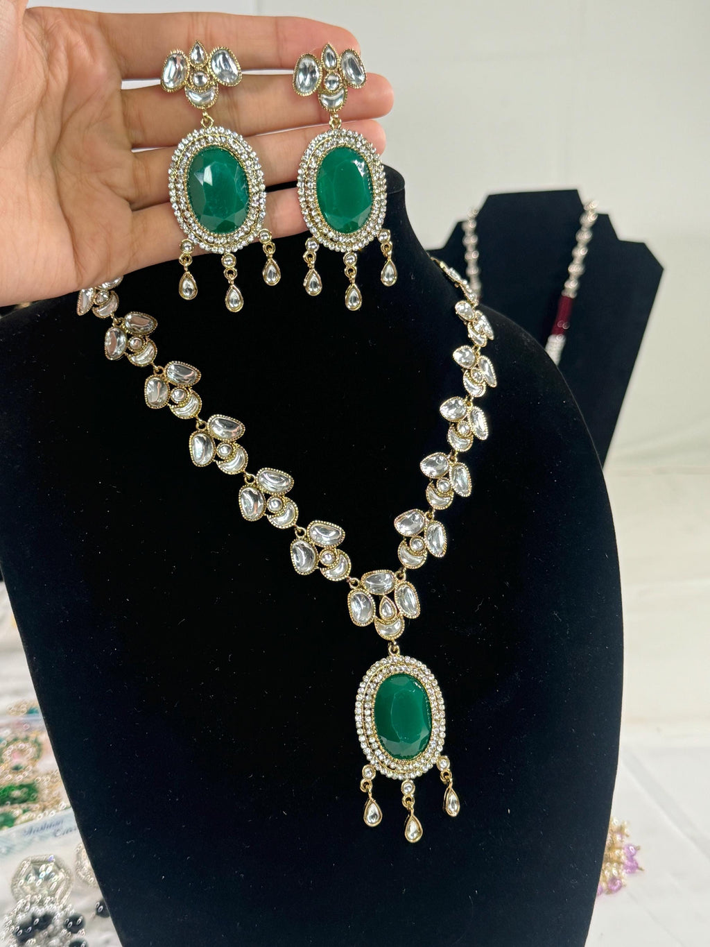 Yameera Necklace Set