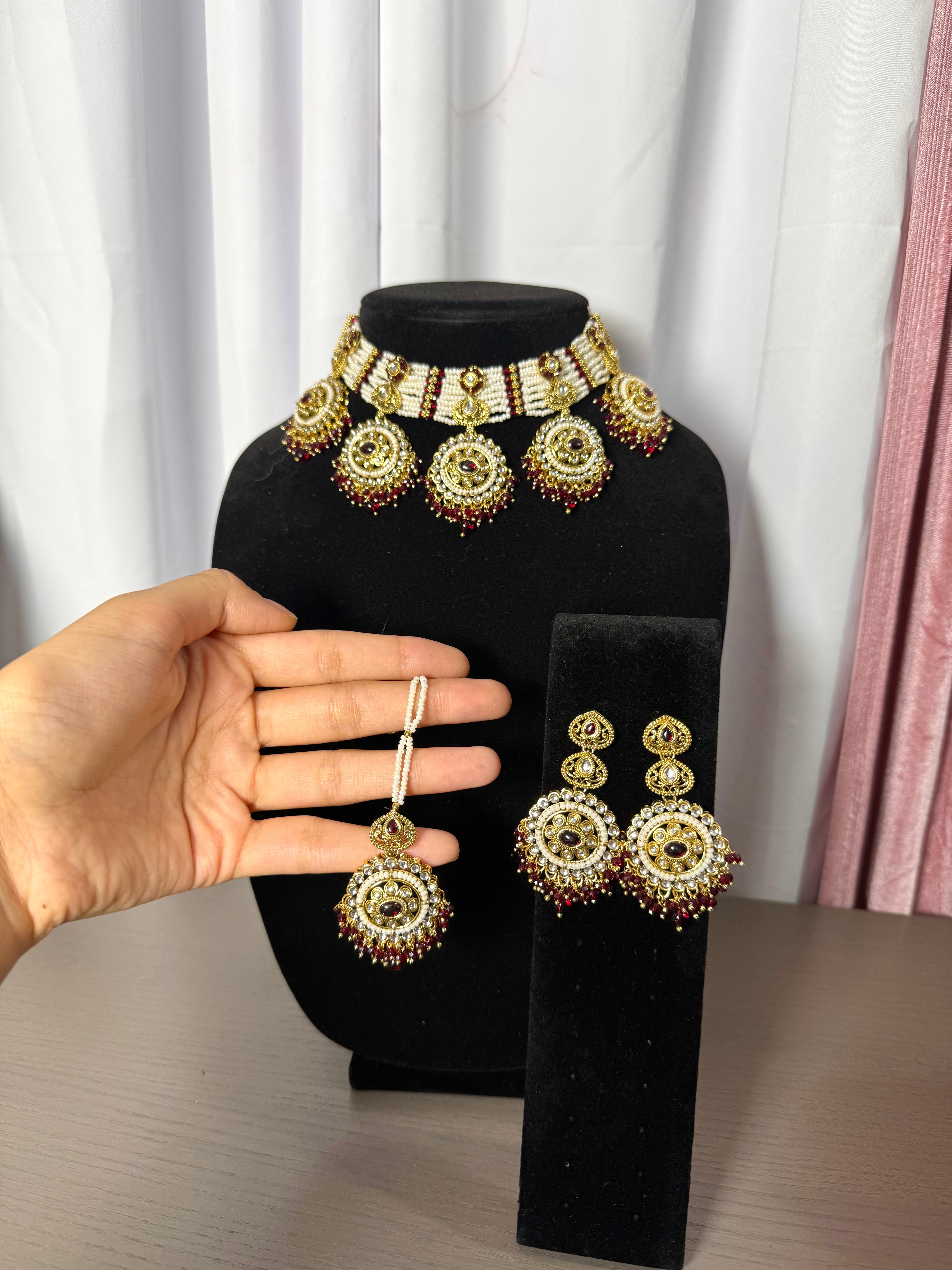 Kaveri Necklace Set