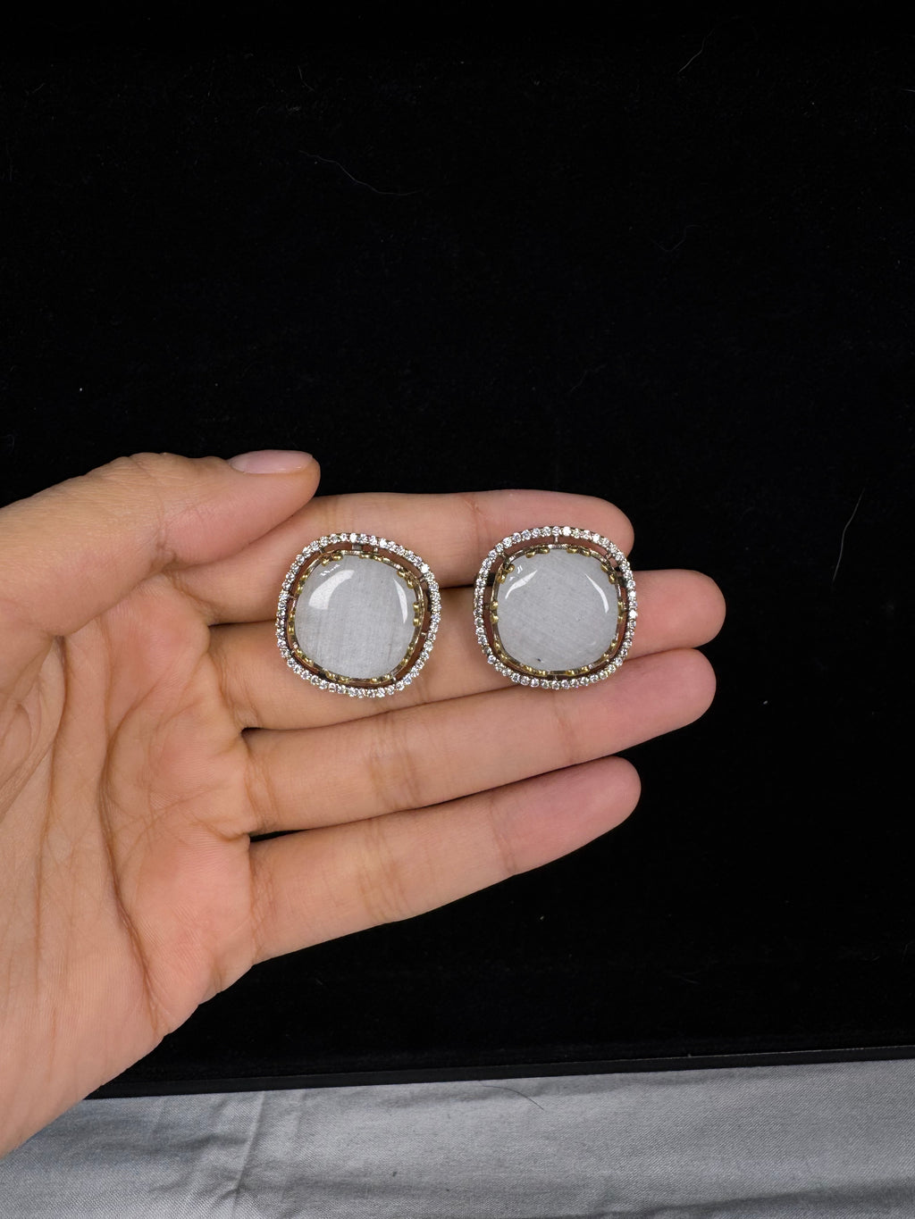 Sia Stud Earrings-Gray