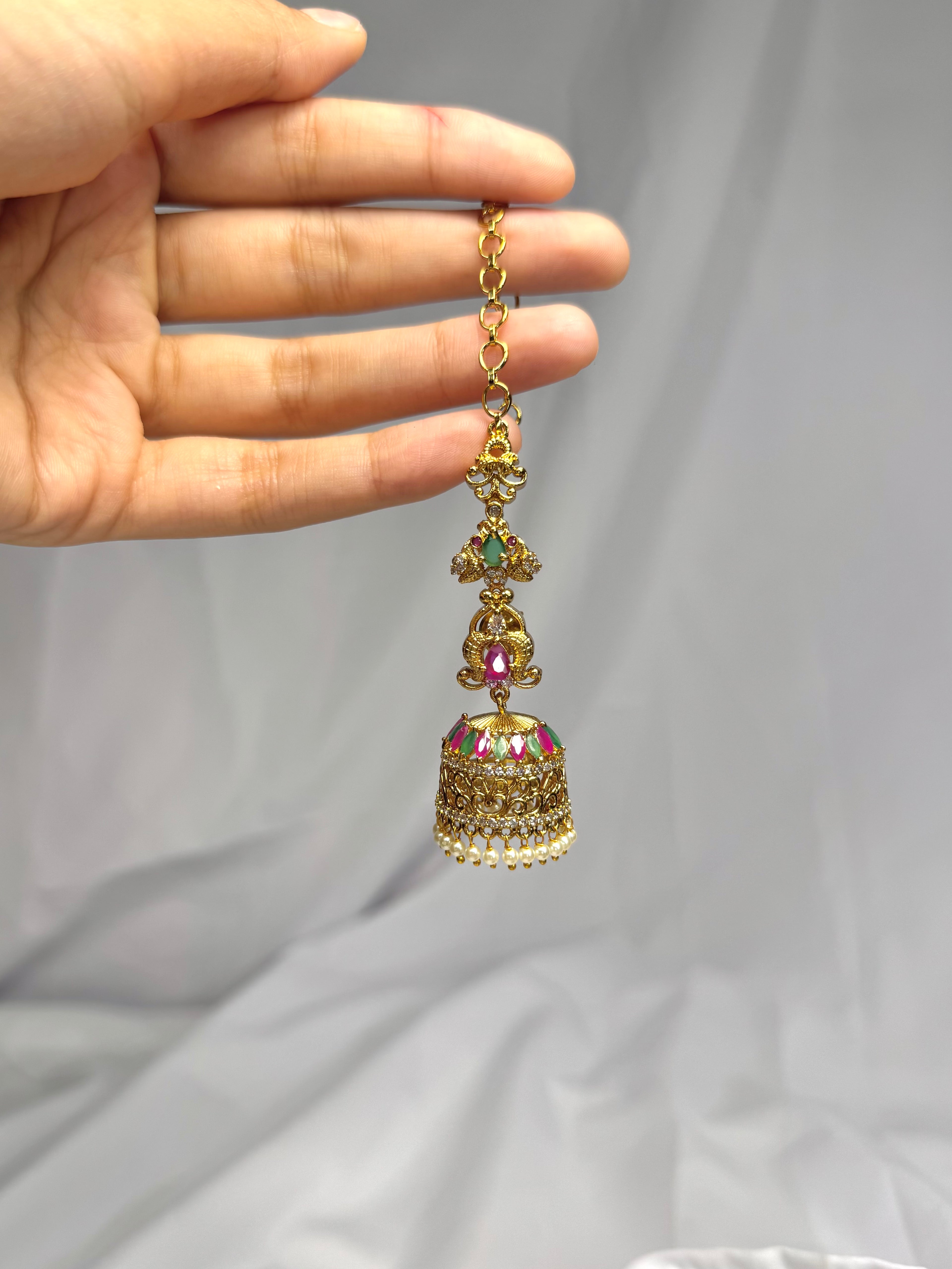 Sara Jhumkas