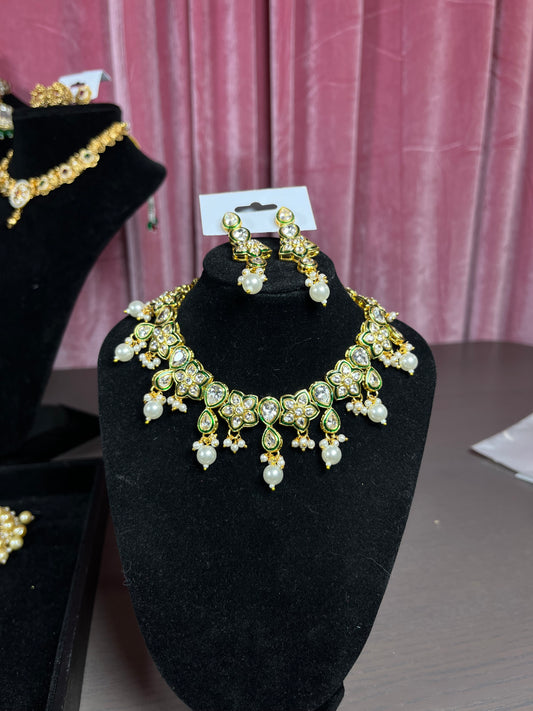 Kundan dainty set