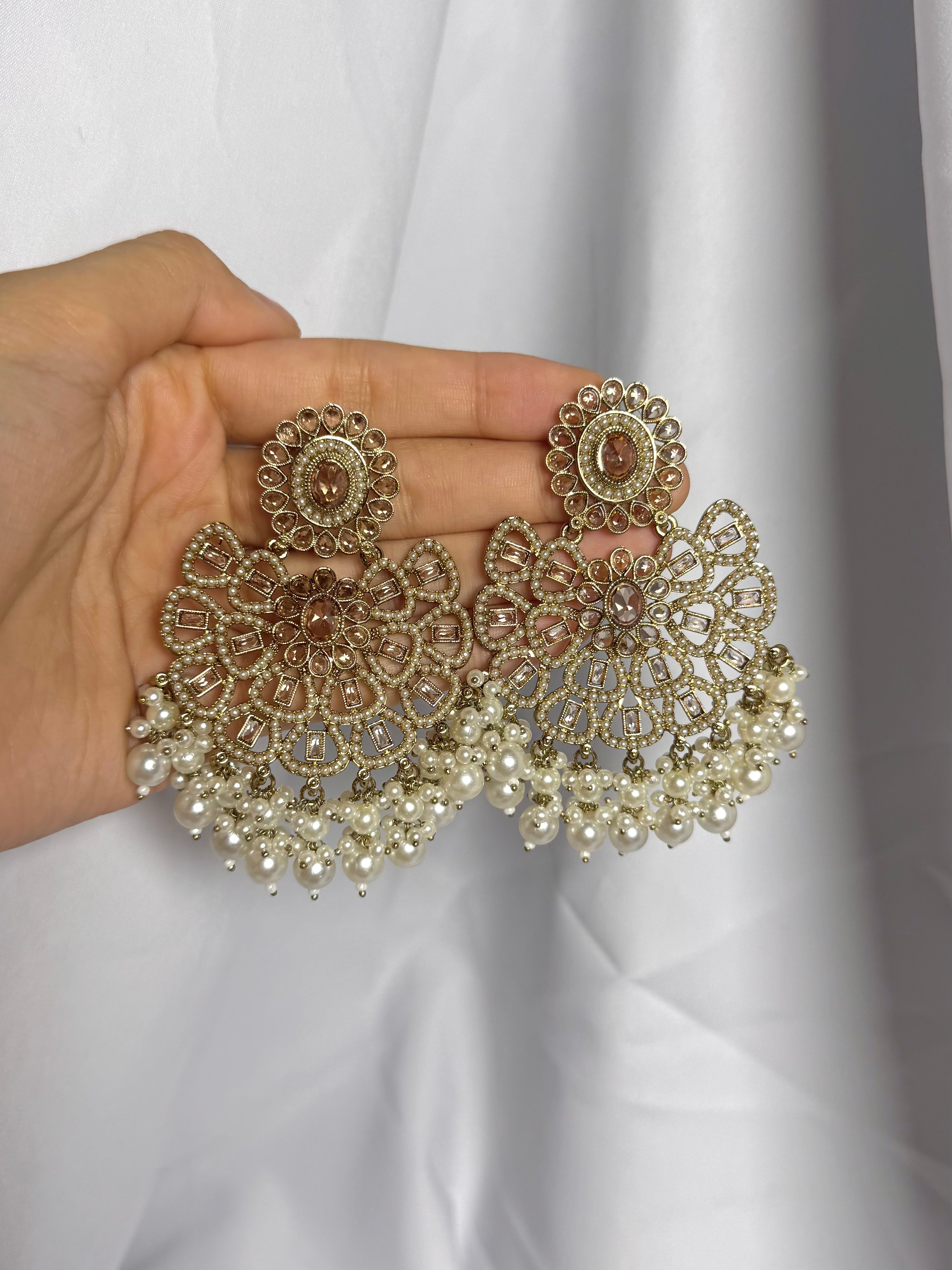 Samaira Earrings- Champagne