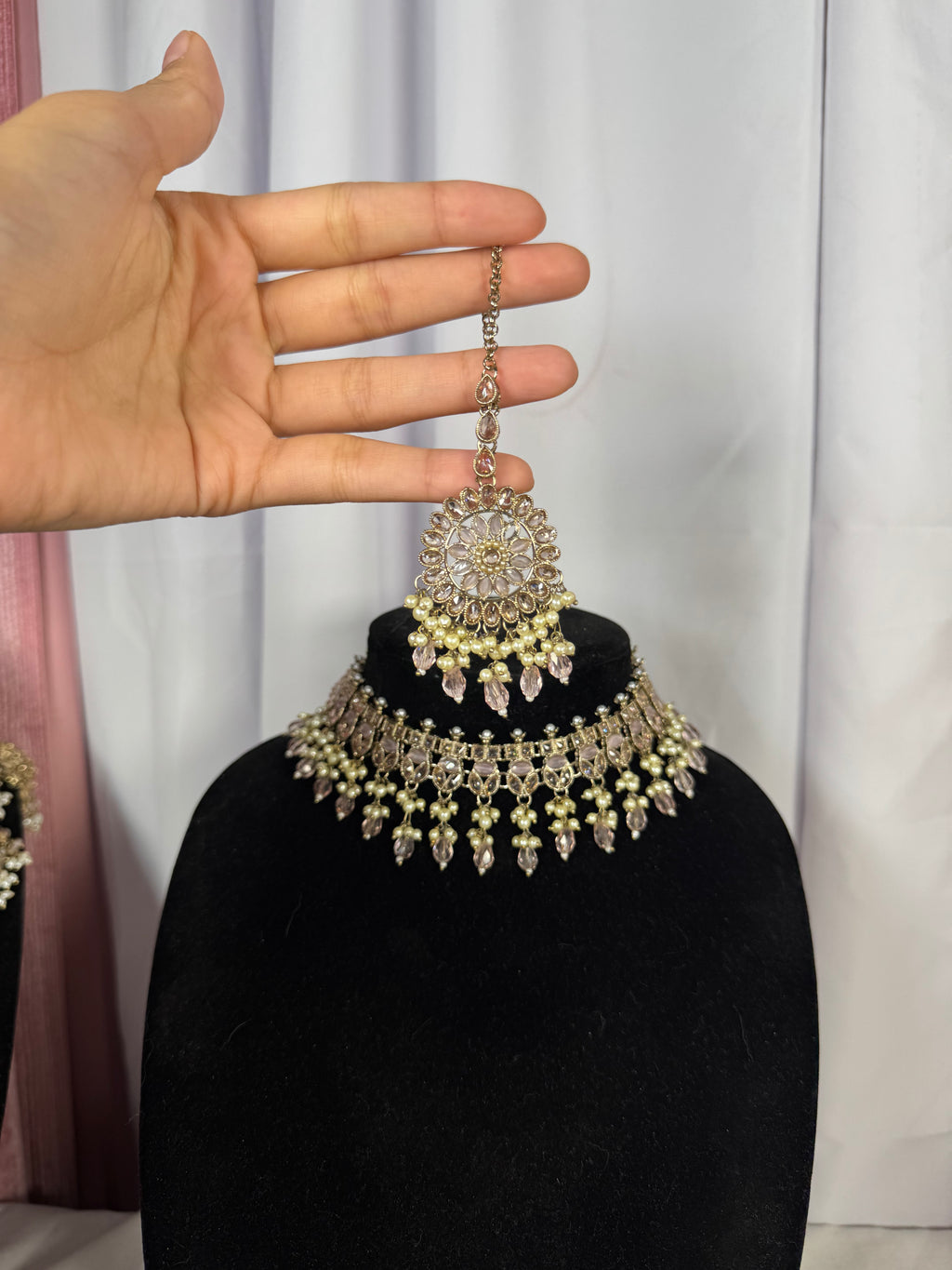 Crystal pink necklace set ￼