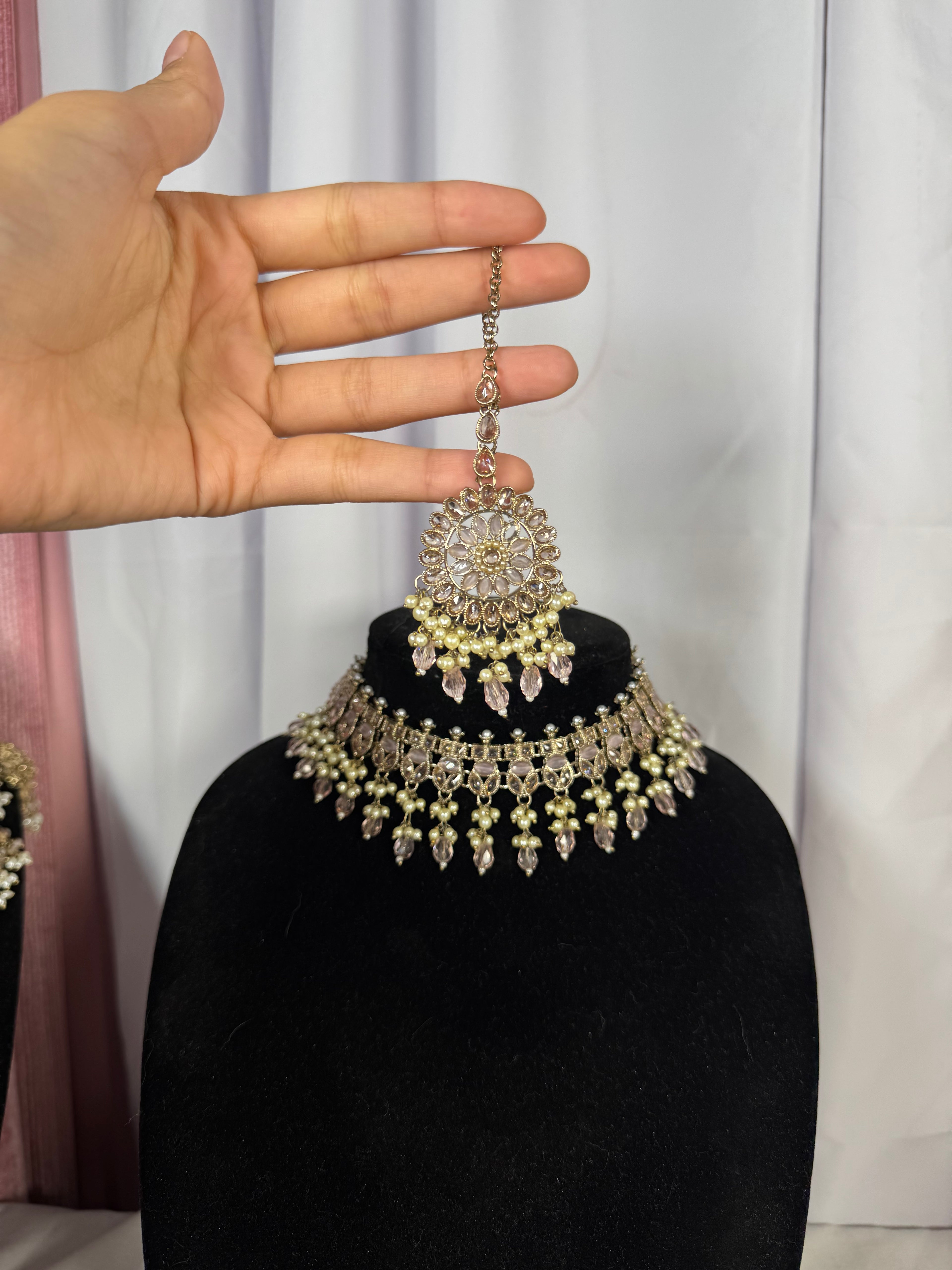 Crystal pink necklace set ￼