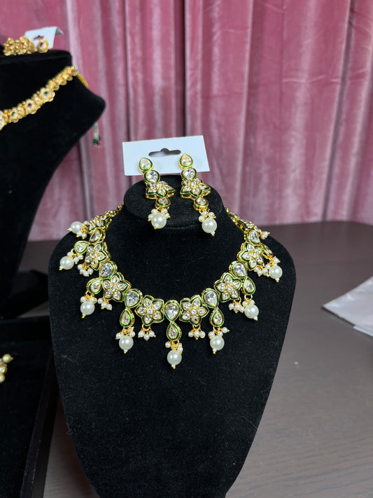 Kundan dainty set