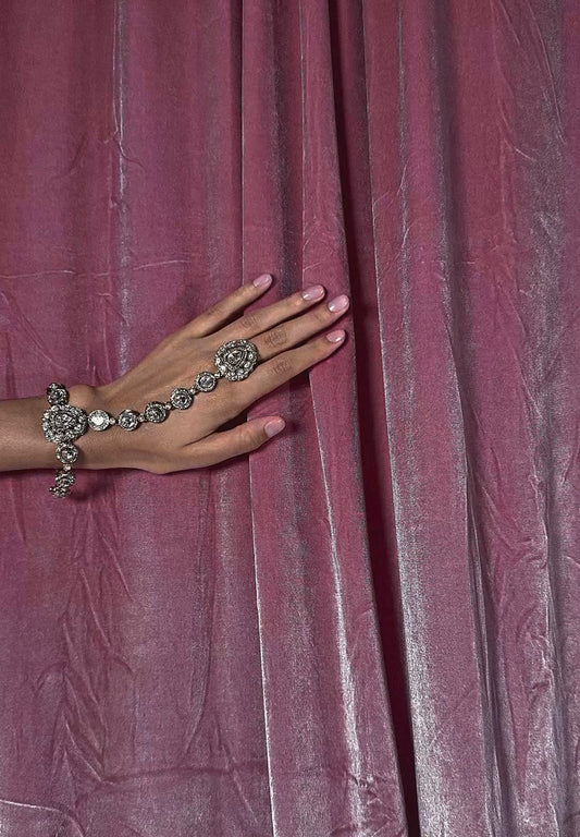 Mahnaz Hand Harness