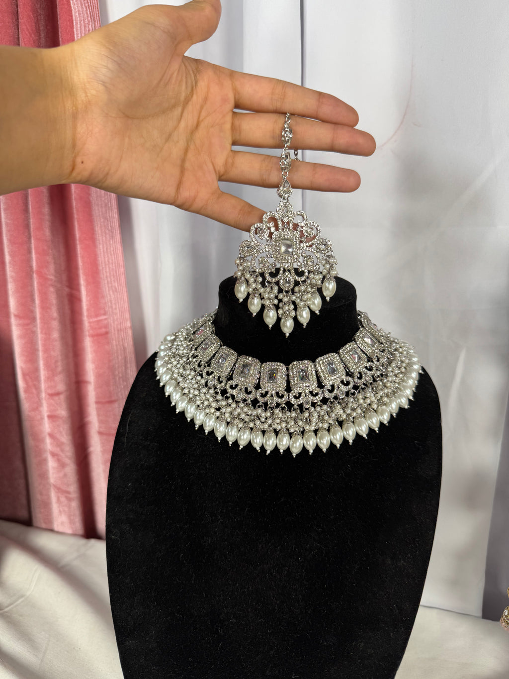 Priya Silver necklace Set