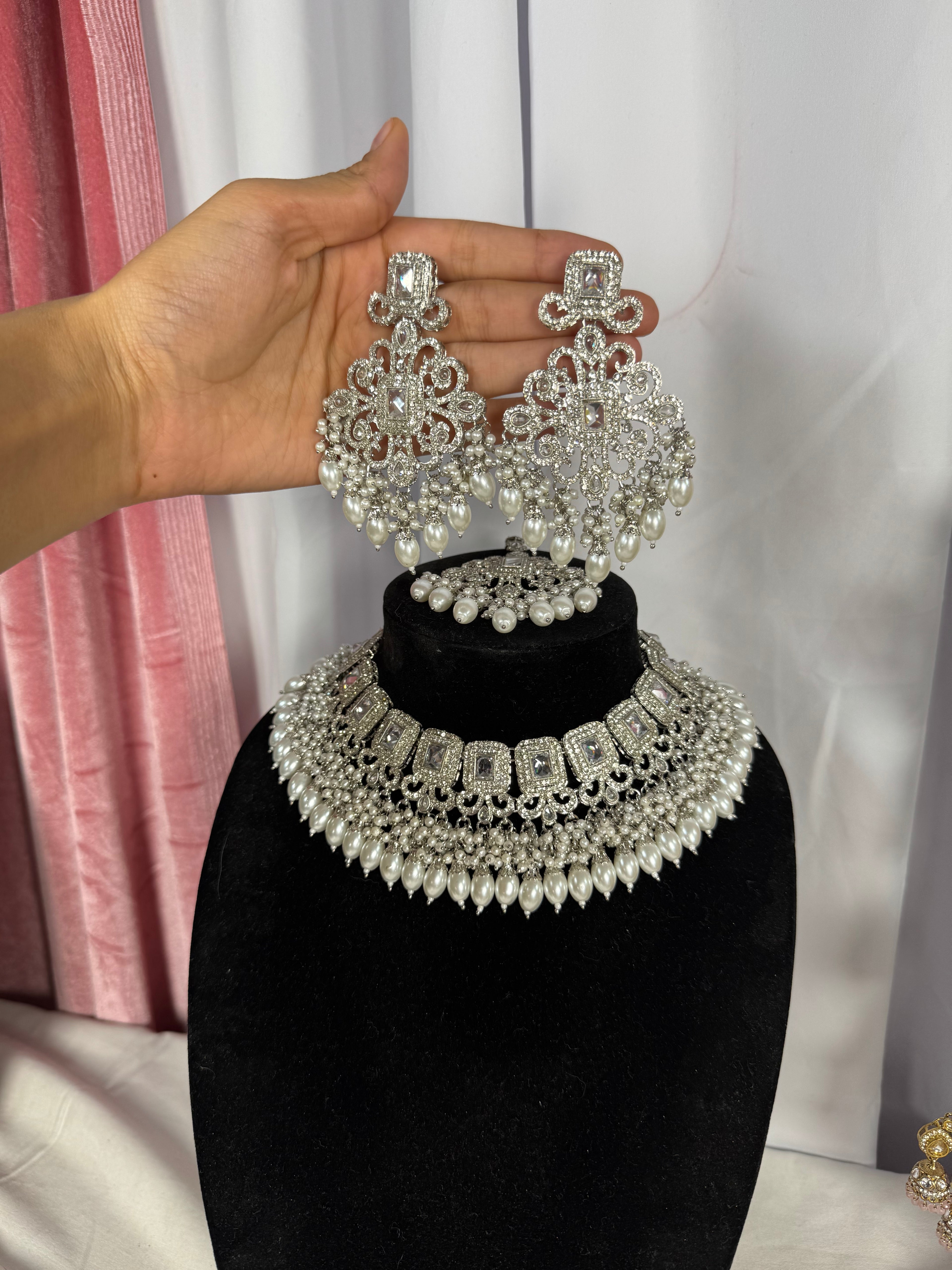Priya Silver necklace Set
