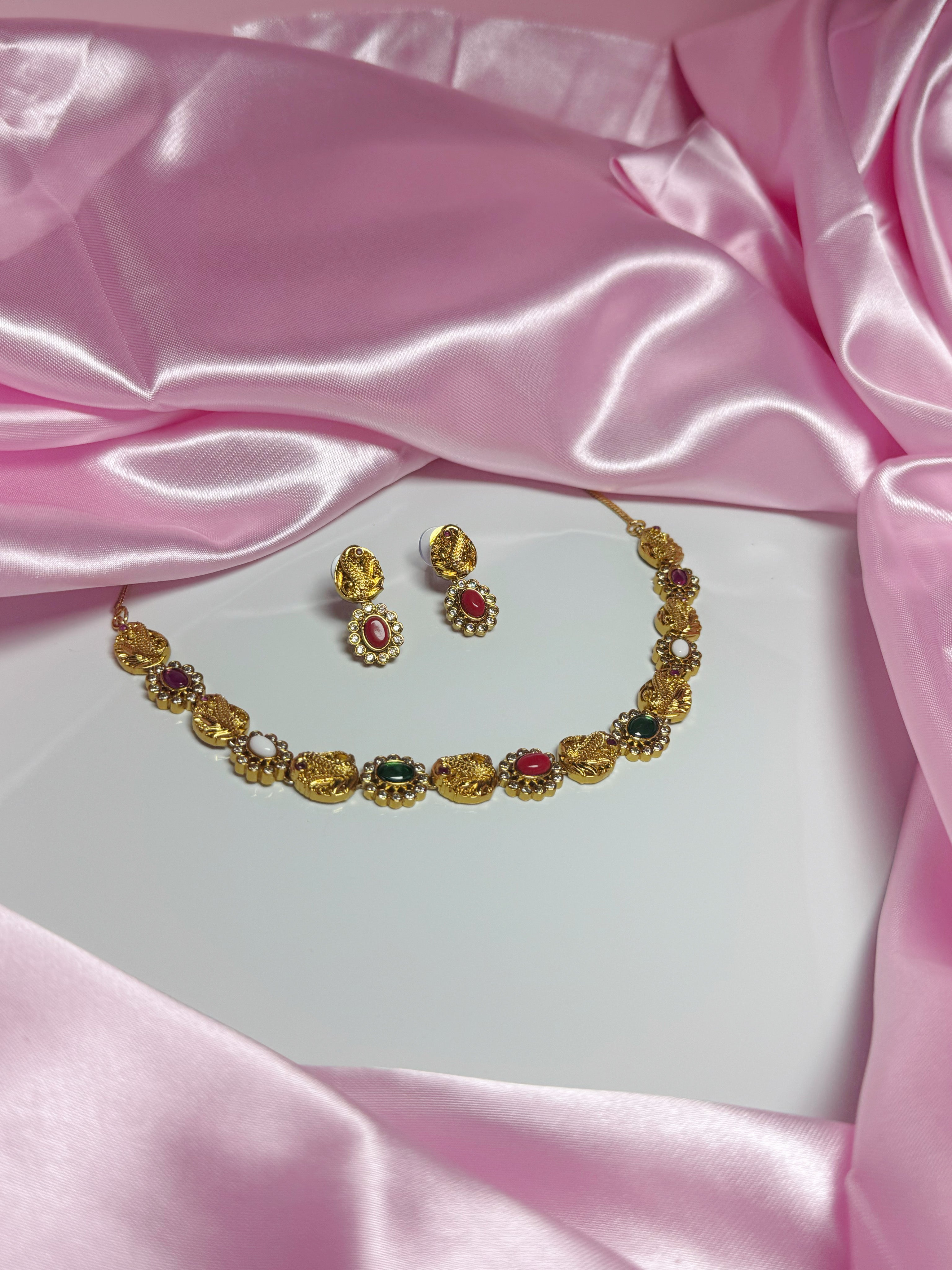 Victoria Necklace Set