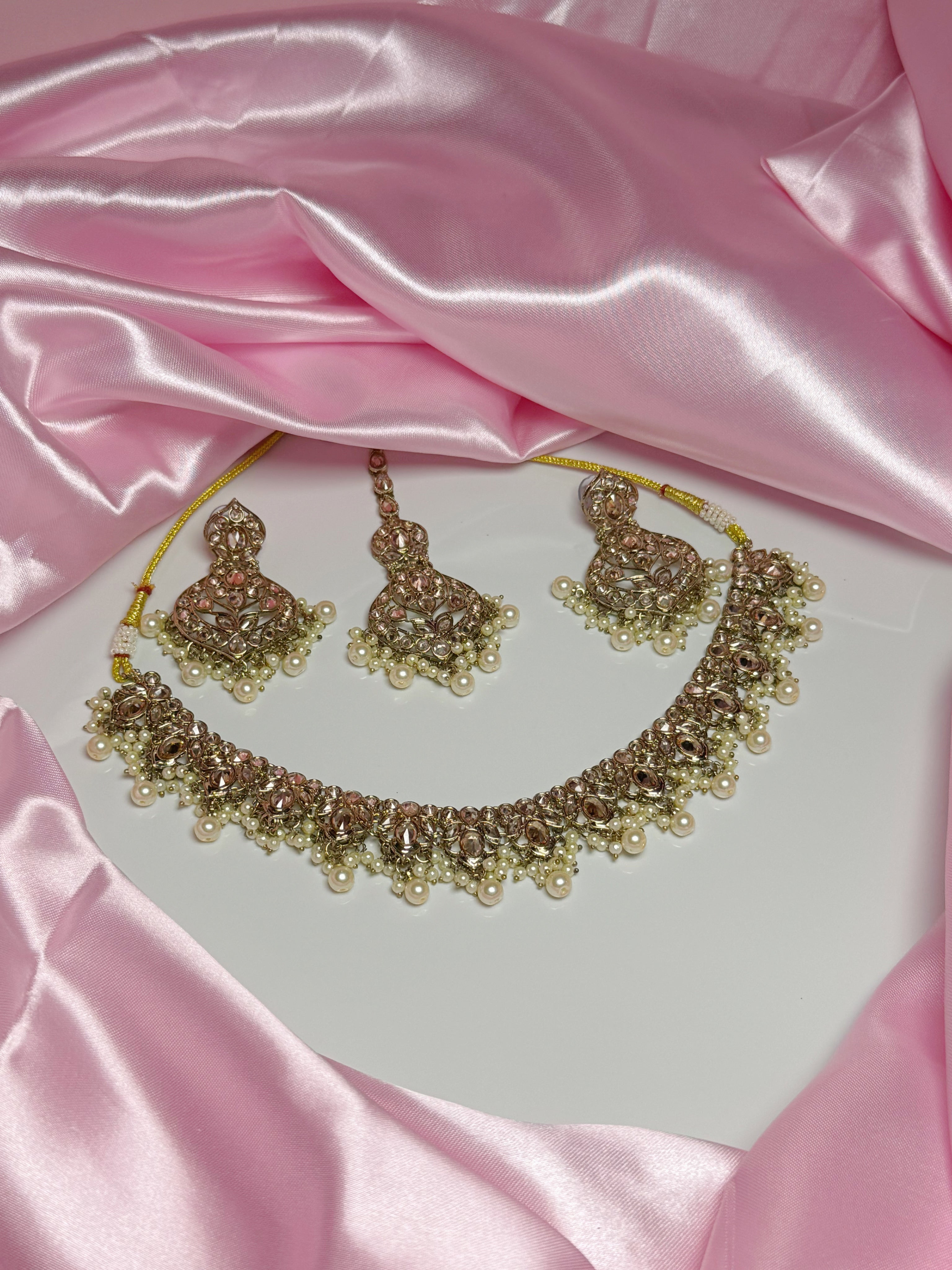 Mina Necklace Set