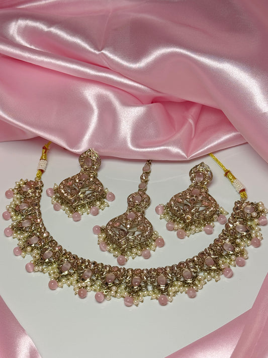 Harinia Necklace Set
