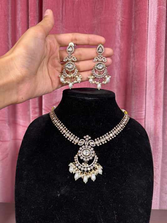 Shanlini Necklace Set