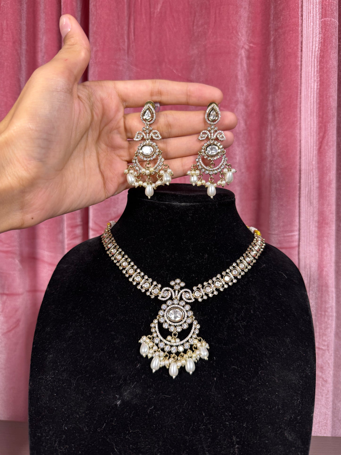 Shanlini Necklace Set