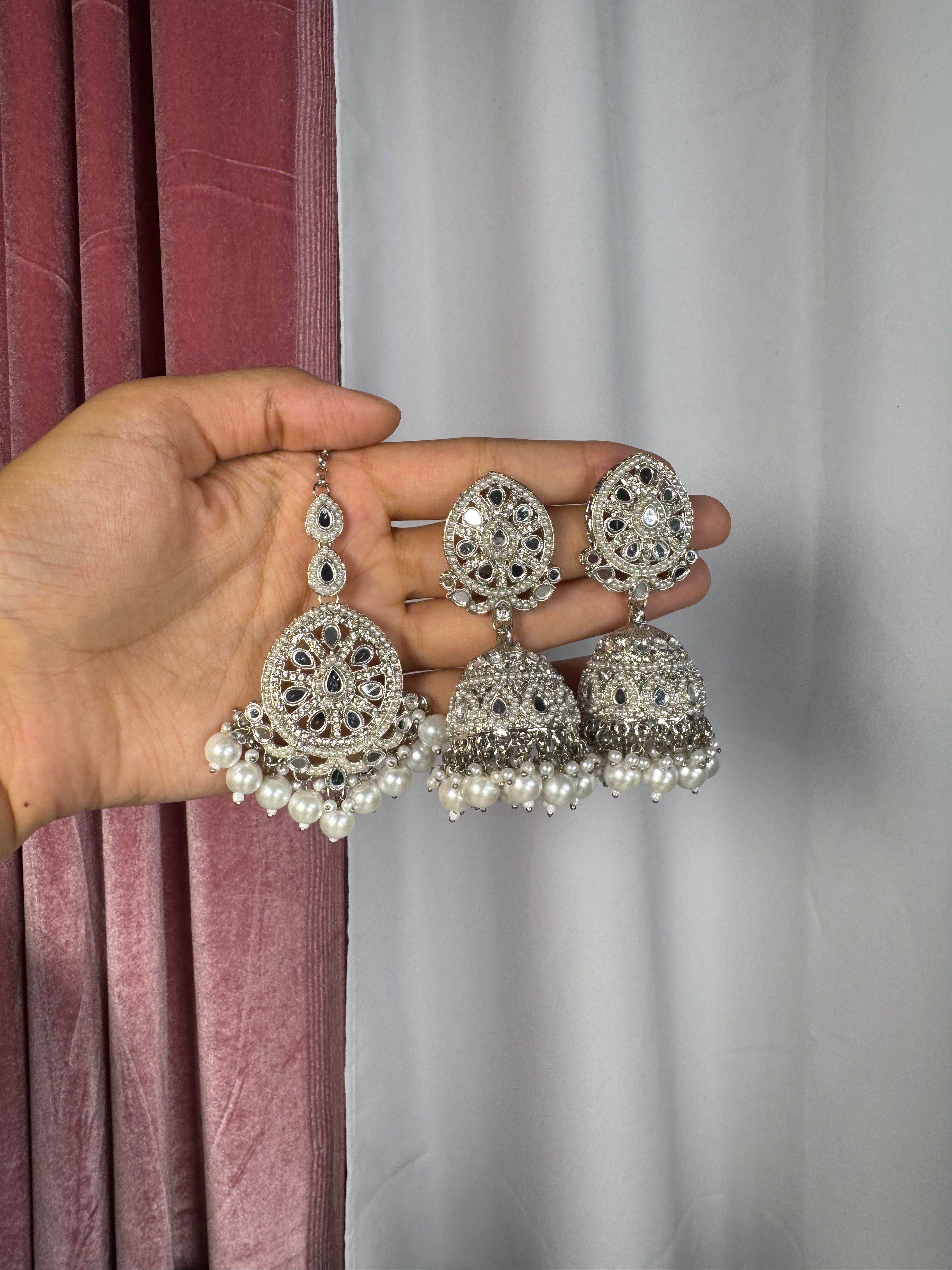 Silver earring tikka set