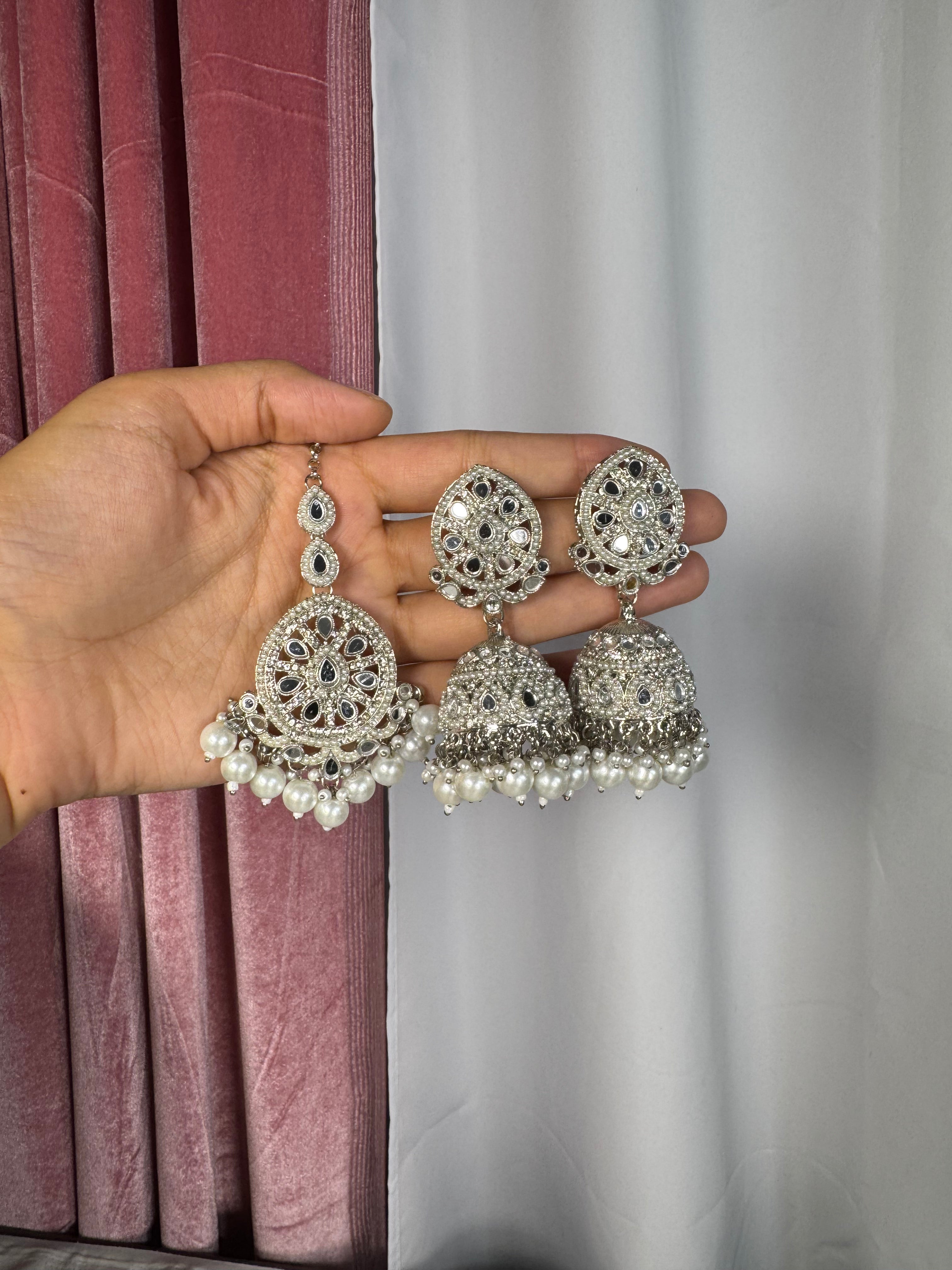 Silver earring tikka set