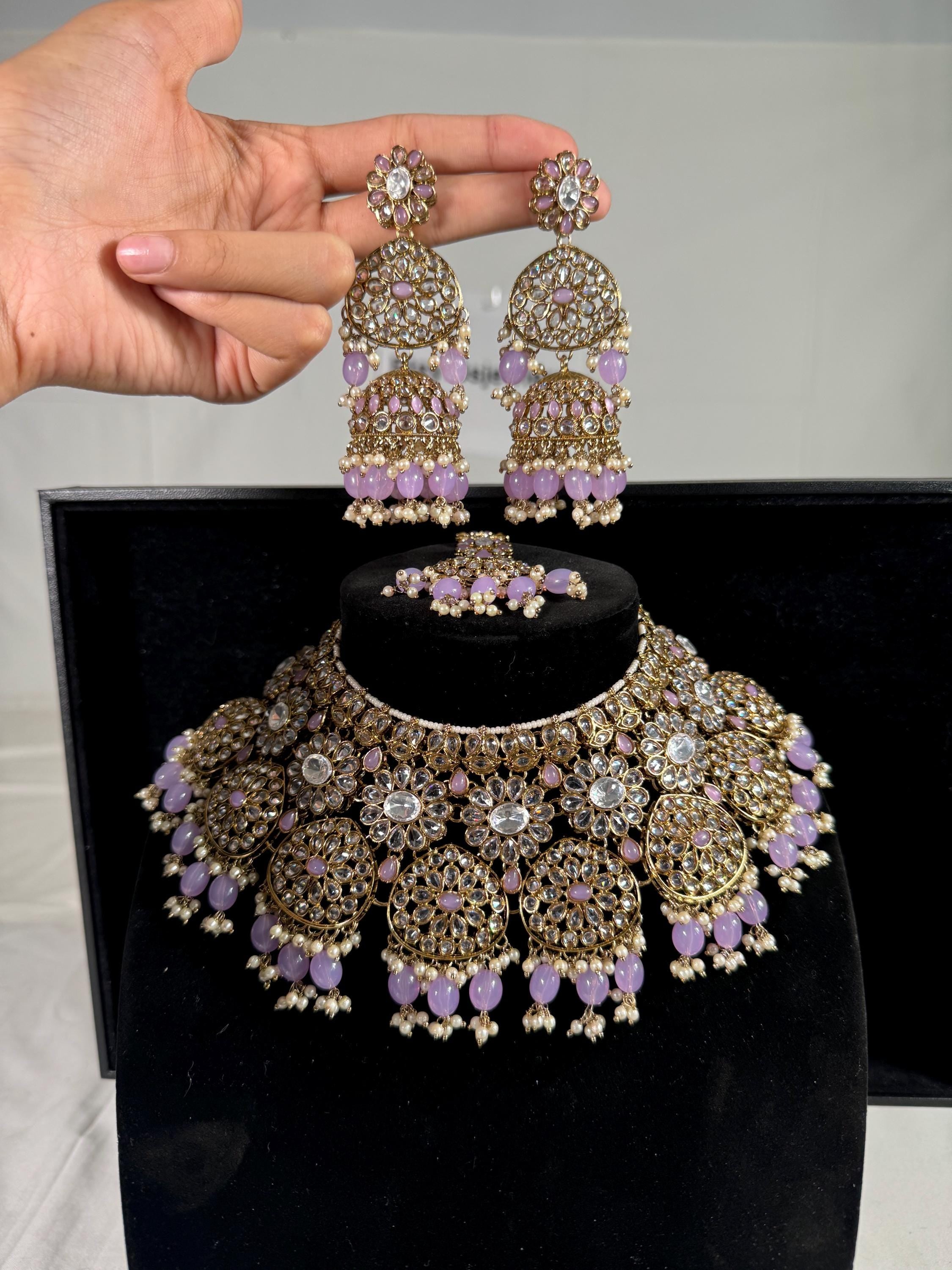 Hureira Necklace Set