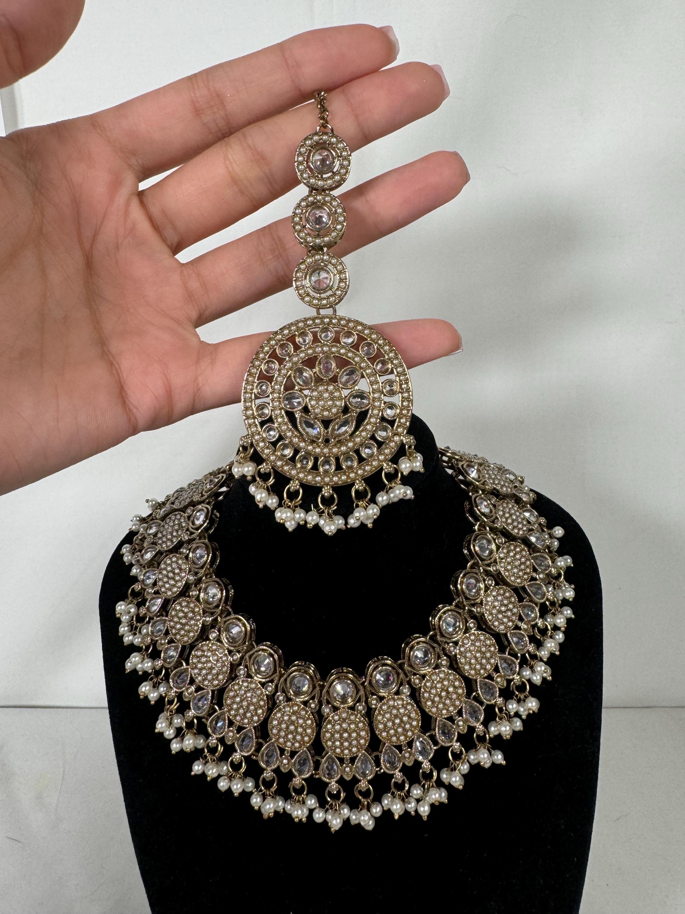 Danayra Necklace Set