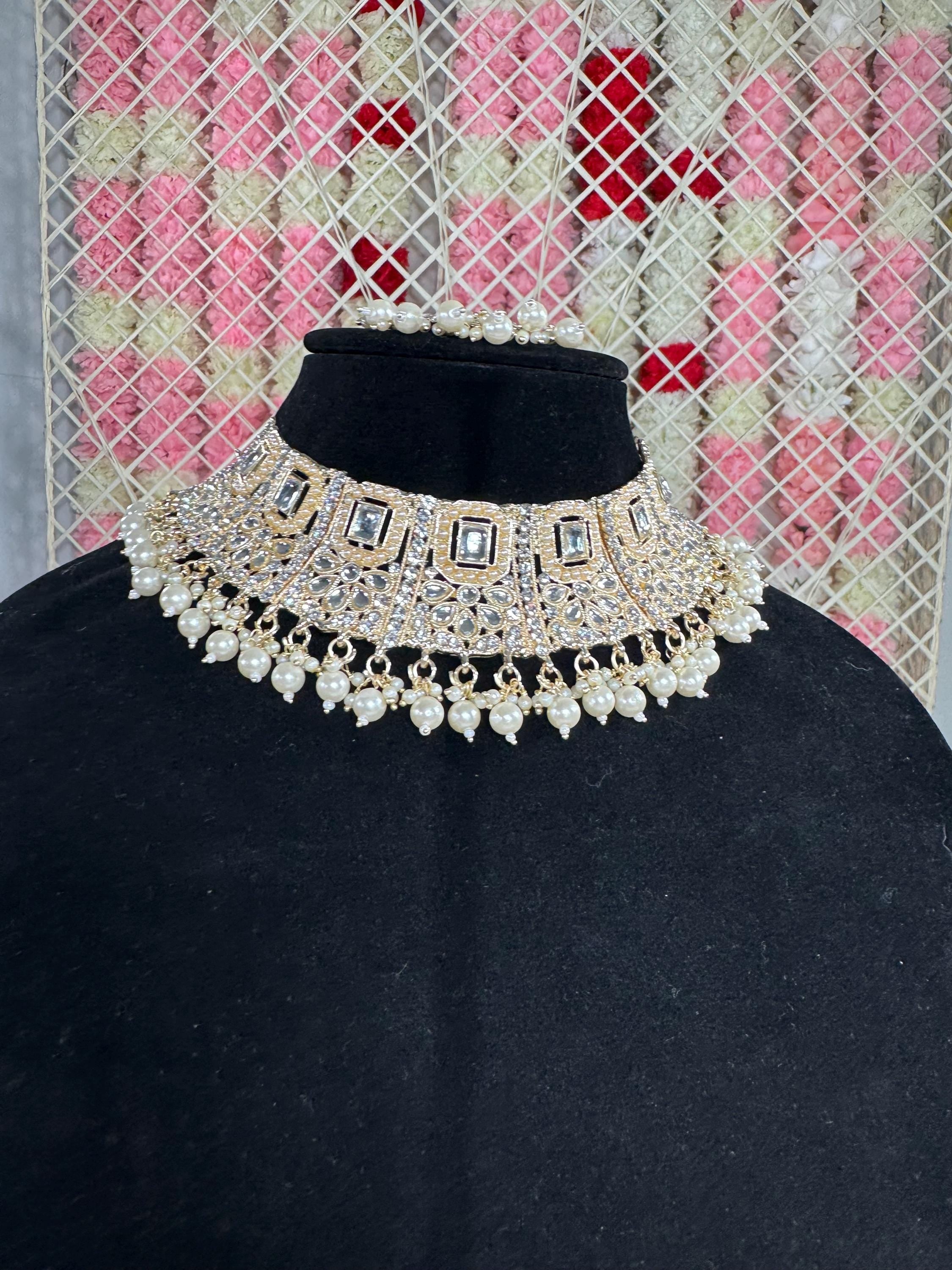 Nayesha Necklace Set