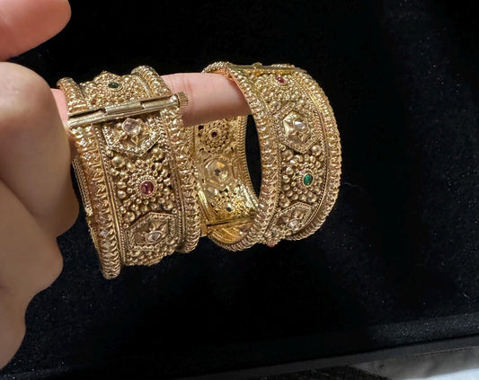 OPENABLE bangle set/ Kundan Jhumka Bangles Set/Punjabi Kundan chuda bangles set/Bridal bangles/Statement/Indian Wedding /Chuda Set\Kundan